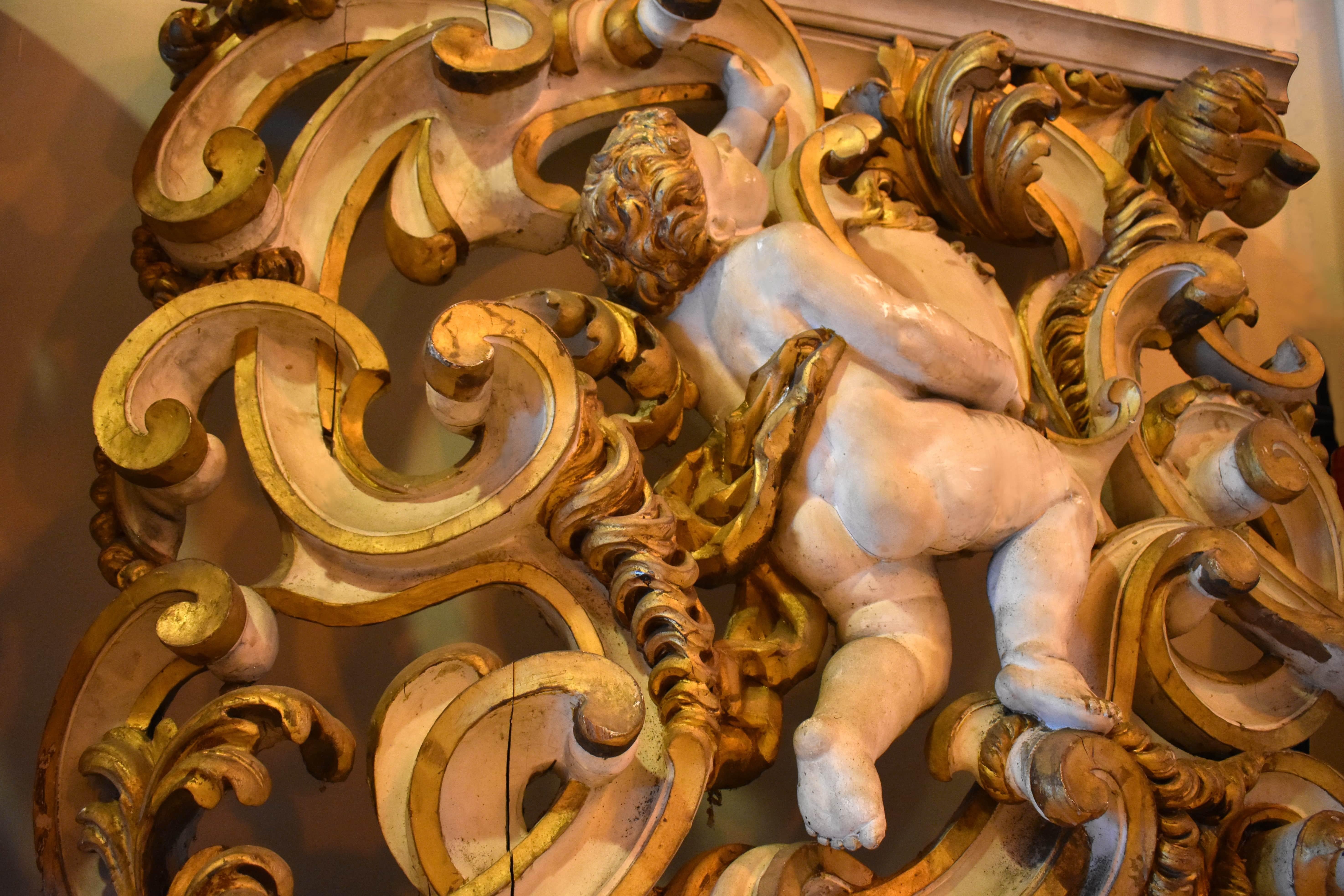 Balustrade avec corbeaux (décoratifs), d'une ancienne tribune de chœur  XVIIIe siècle en vente 8
