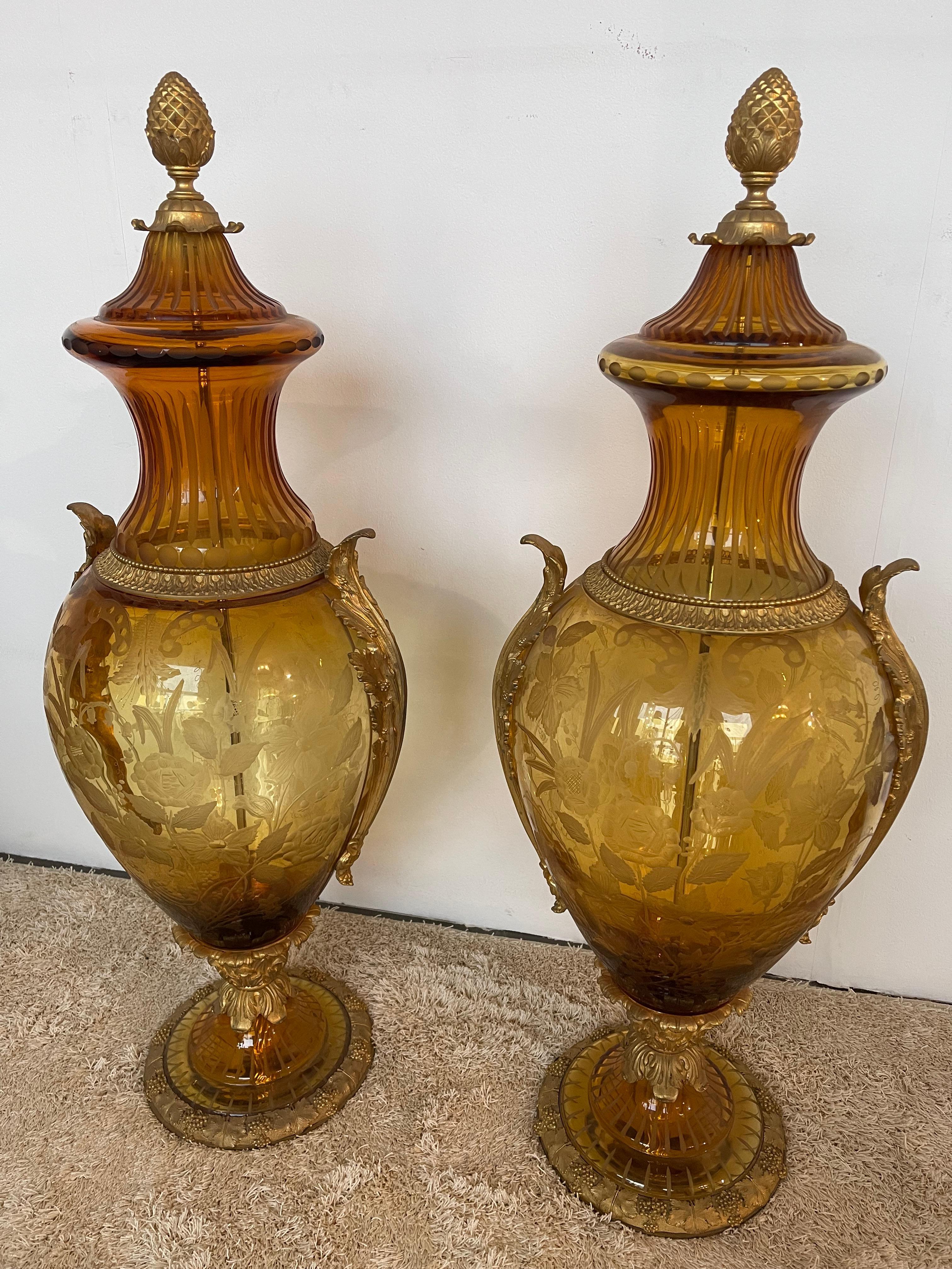 20th Century Importante coppia di anfore in bronzo e cristallo di lusso in oro 24klt di DR in vendita