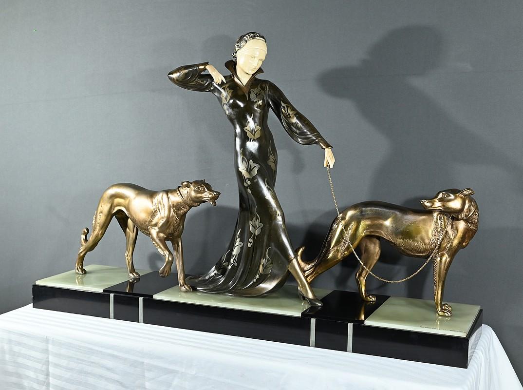 Importante Escultura Criselefantina, 