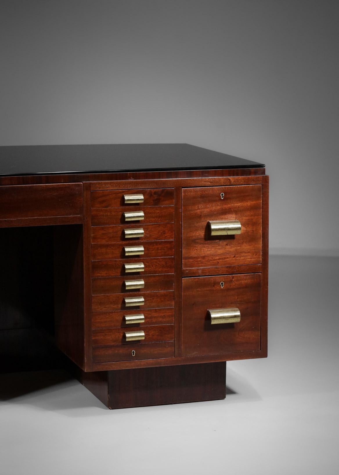 Imposing 1940's French Modernist Desk in Mahogany in Style of Dupré Lafon, E498 For Sale 4