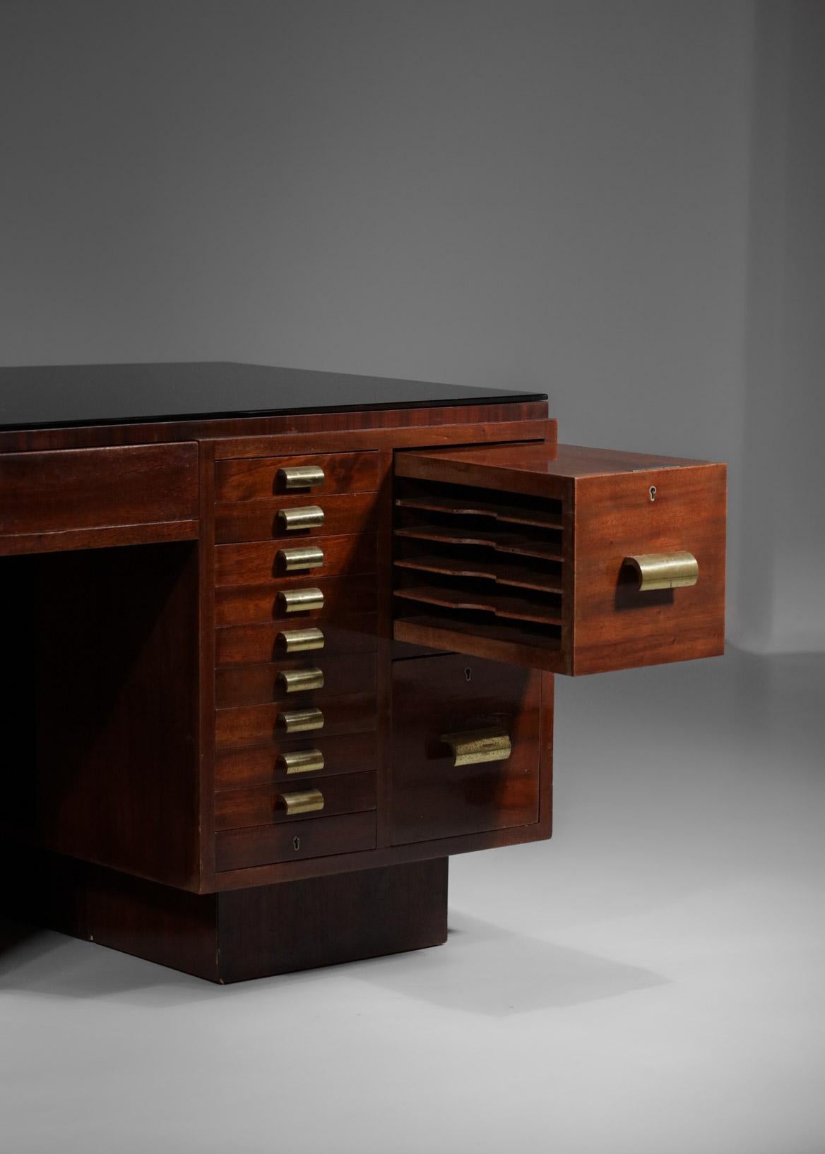 Imposing 1940's French Modernist Desk in Mahogany in Style of Dupré Lafon, E498 For Sale 5