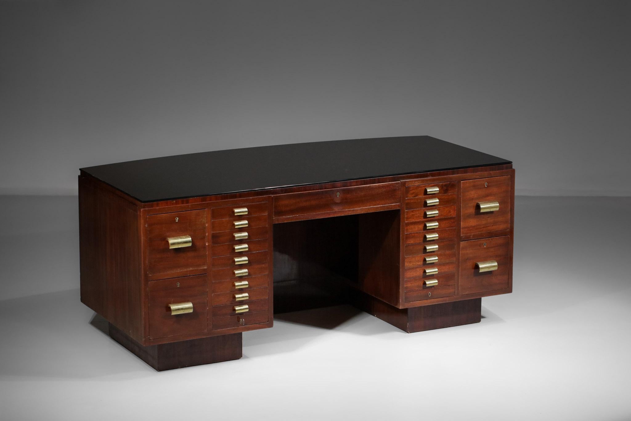 Imposant bureau moderniste français des années 1940 en acajou dans le style de Dupré Lafon, E498 en vente 1