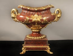 Imponente Jardinera de Mármol Rojo del Siglo XIX Montada en Bronce de Barbedienne