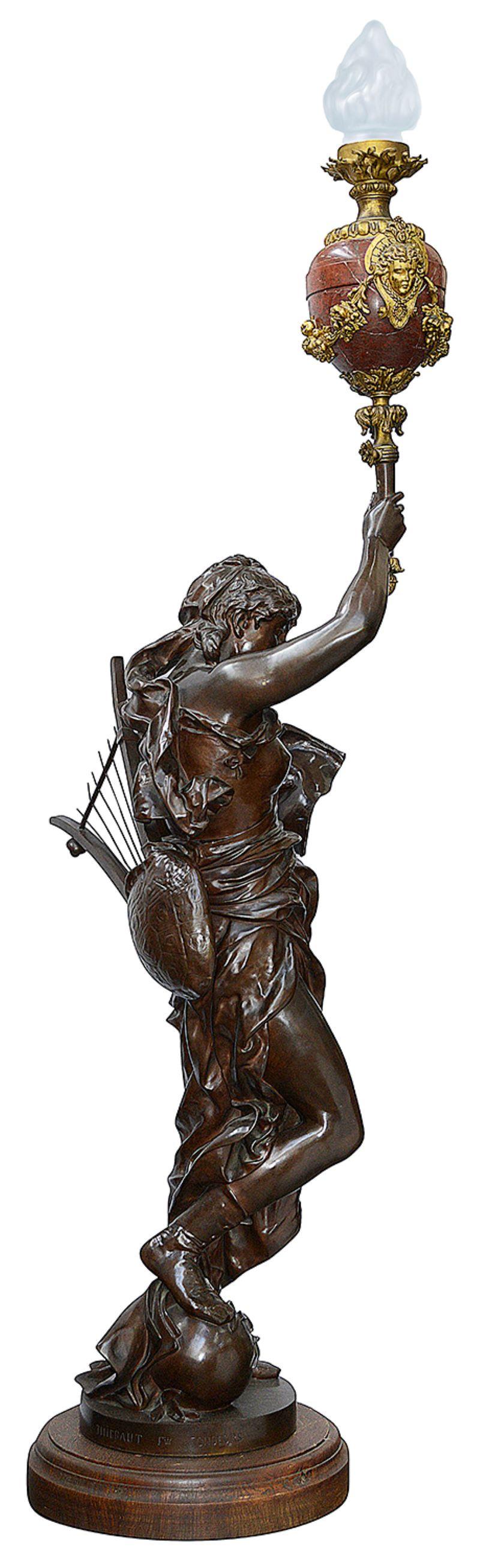 Francese Imponente torchere in bronzo del XIX secolo, di Coutan in vendita