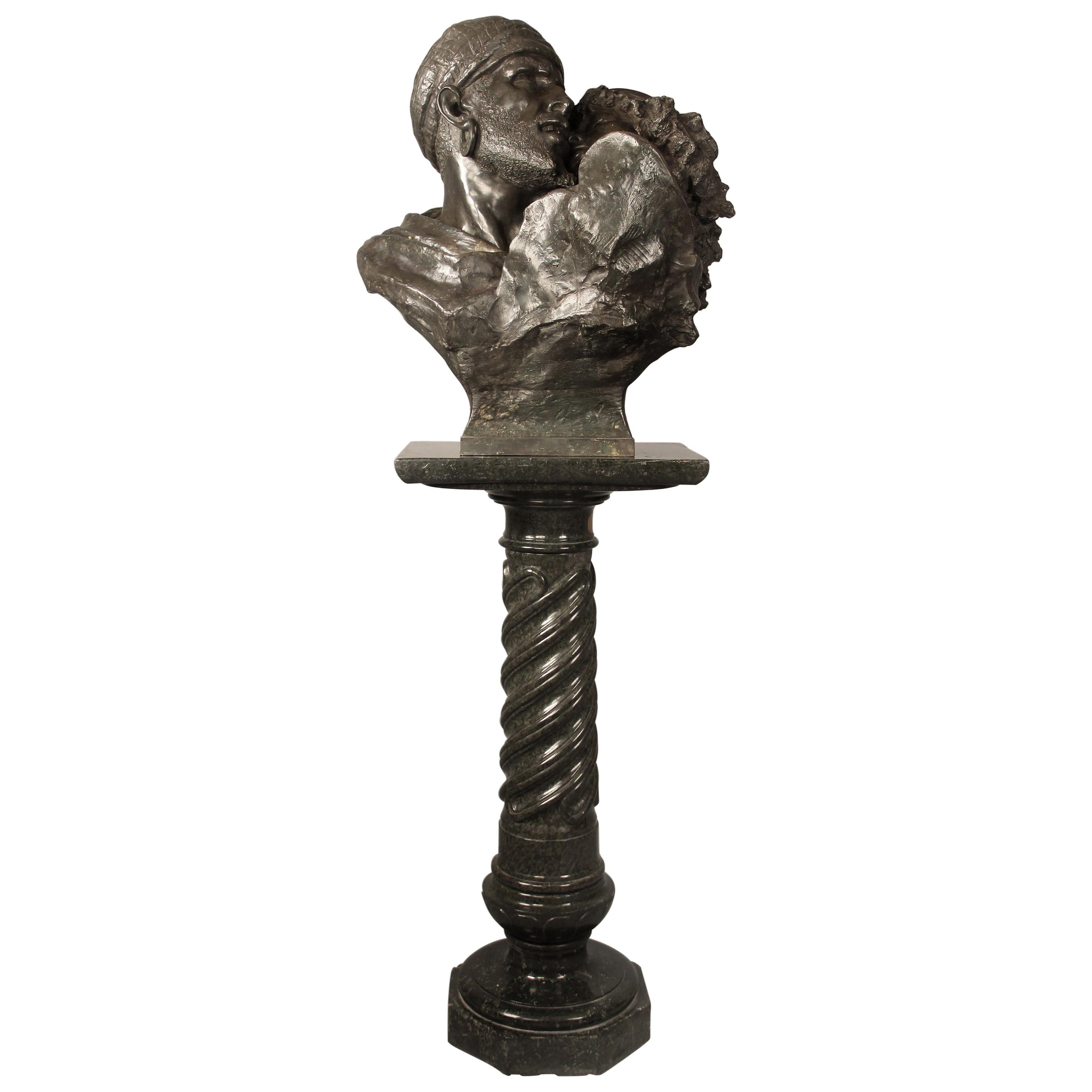 Bronze imposant du 19ème siècle représentant un couple s'embrassant par Charles Cordier