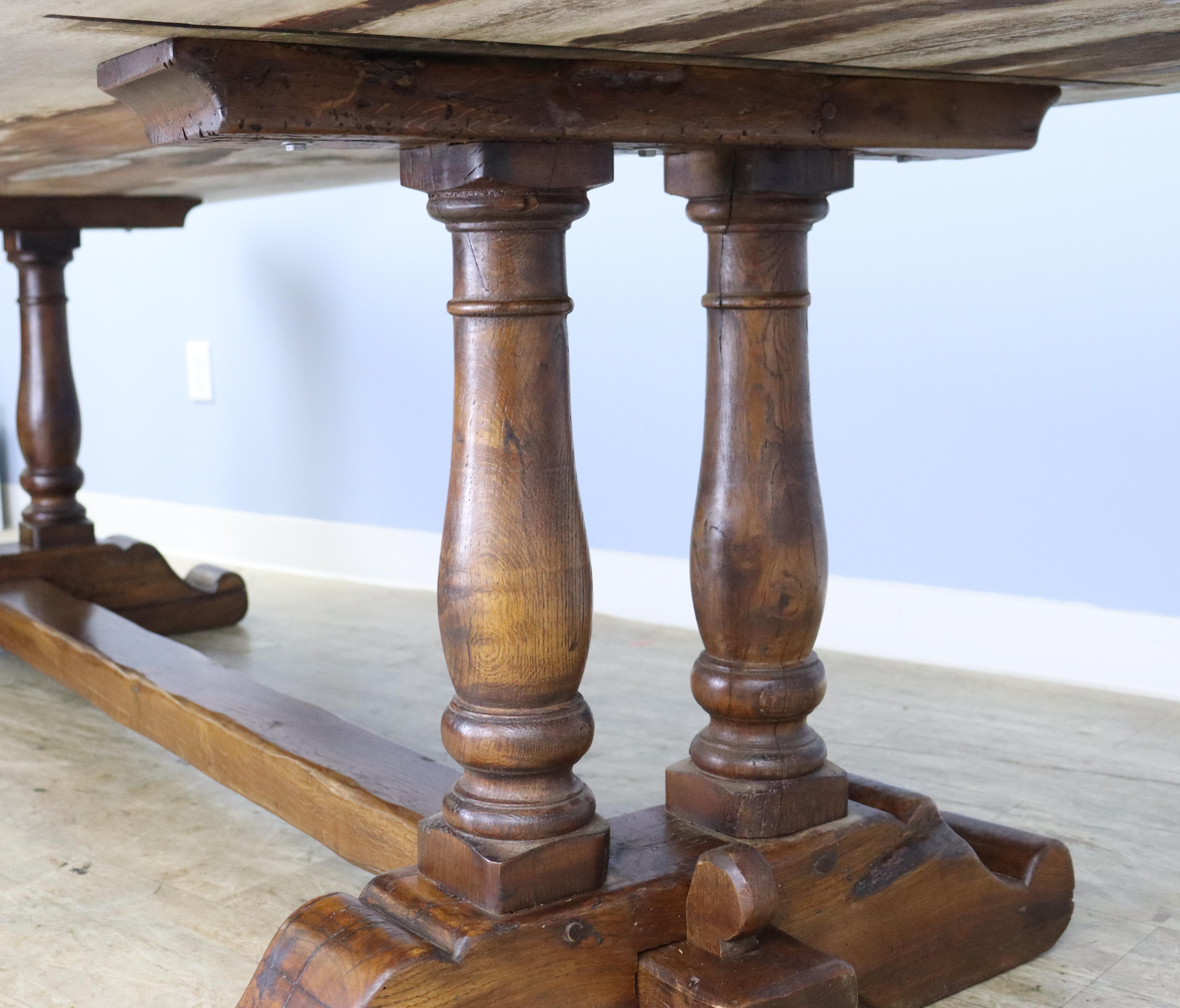 Imposing 19th Century Oak Dining Table with Double Barrel Supports For Sale 2