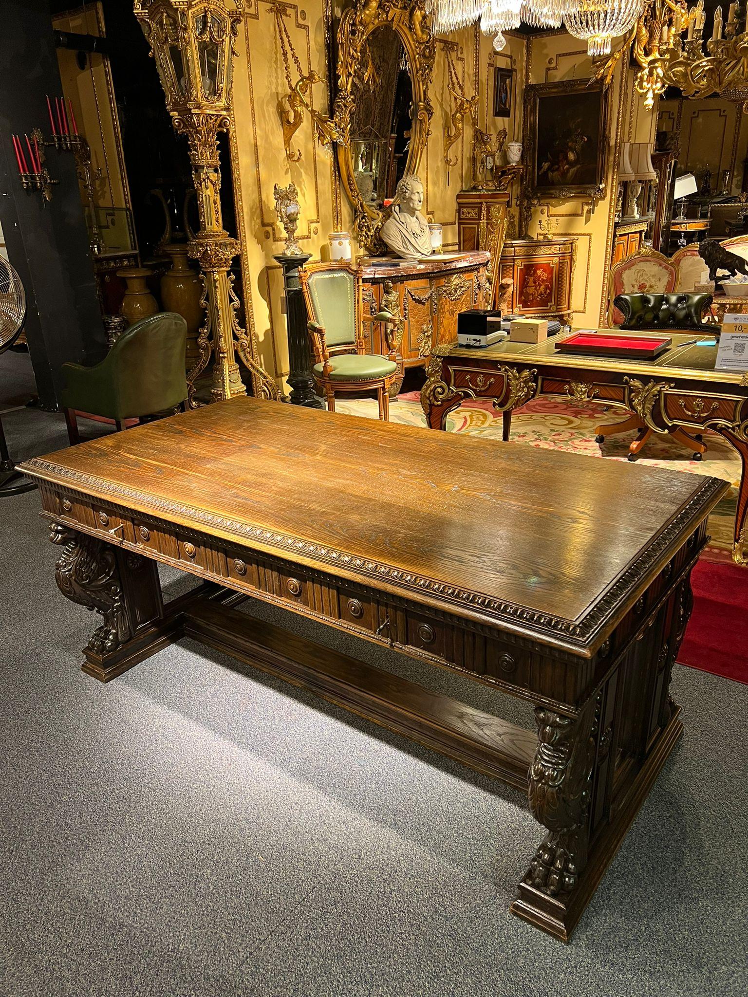 Imposing Antique Oakwood Desk Neo Renaissance with carved lions 19th century For Sale 7