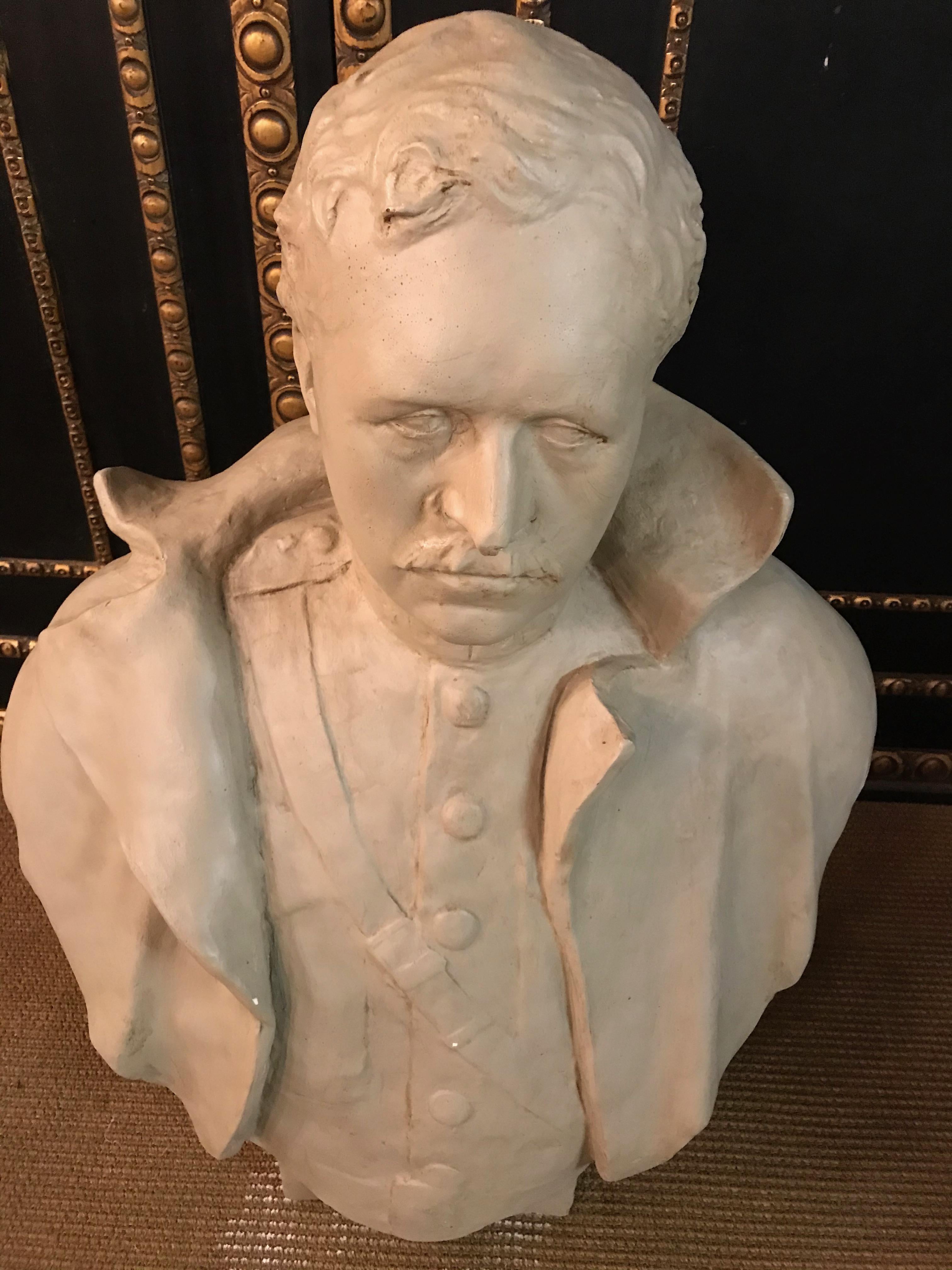 Anonymous sculptor from the 19th century, imposing, administrative-sized bust of King Albert the First of Belgium. Gray painted plaster, unsigned.