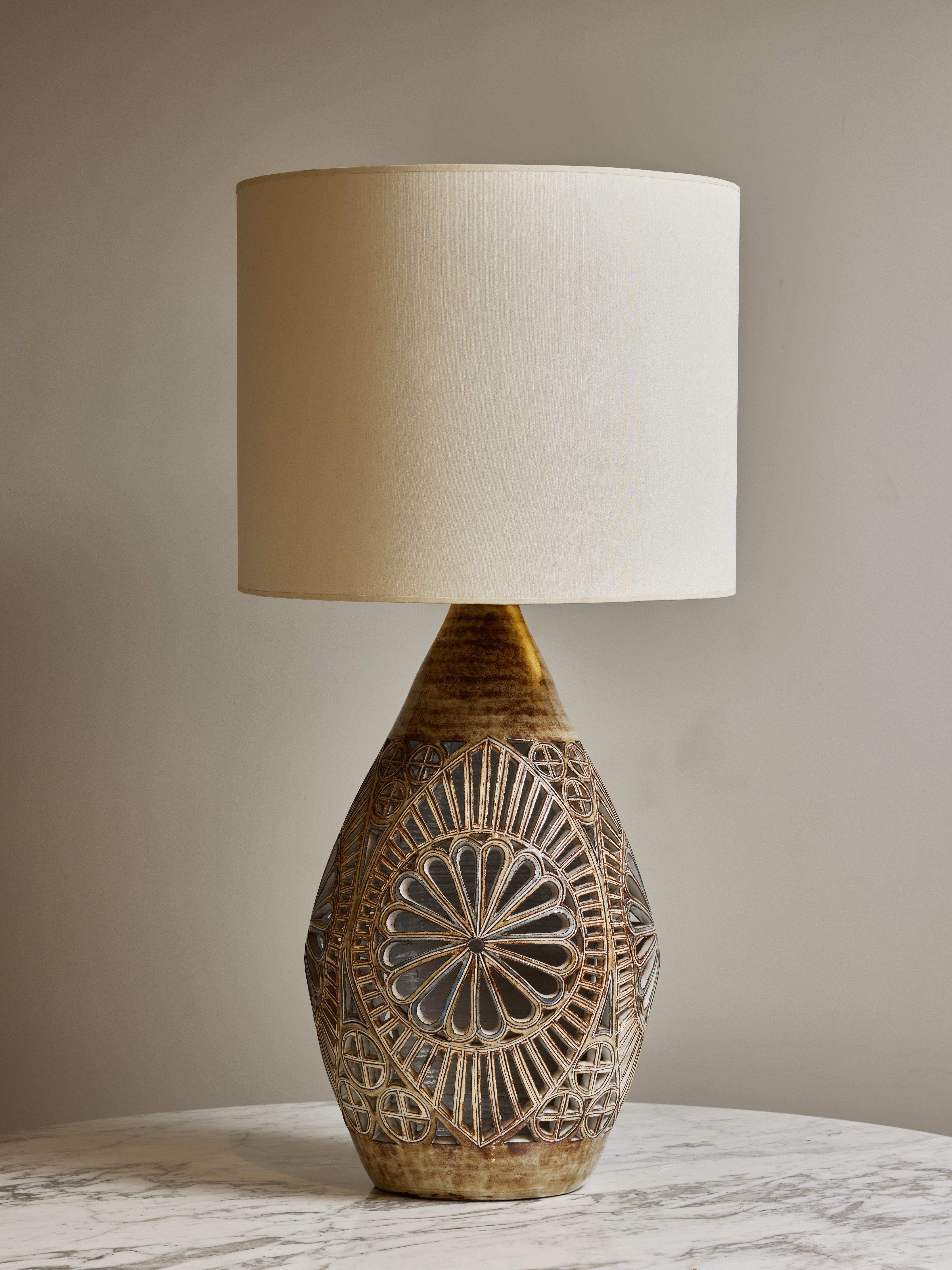 Impressive and tall ceramic table lamp made by Robert Perot, stamped on the back with  his manufacture name 