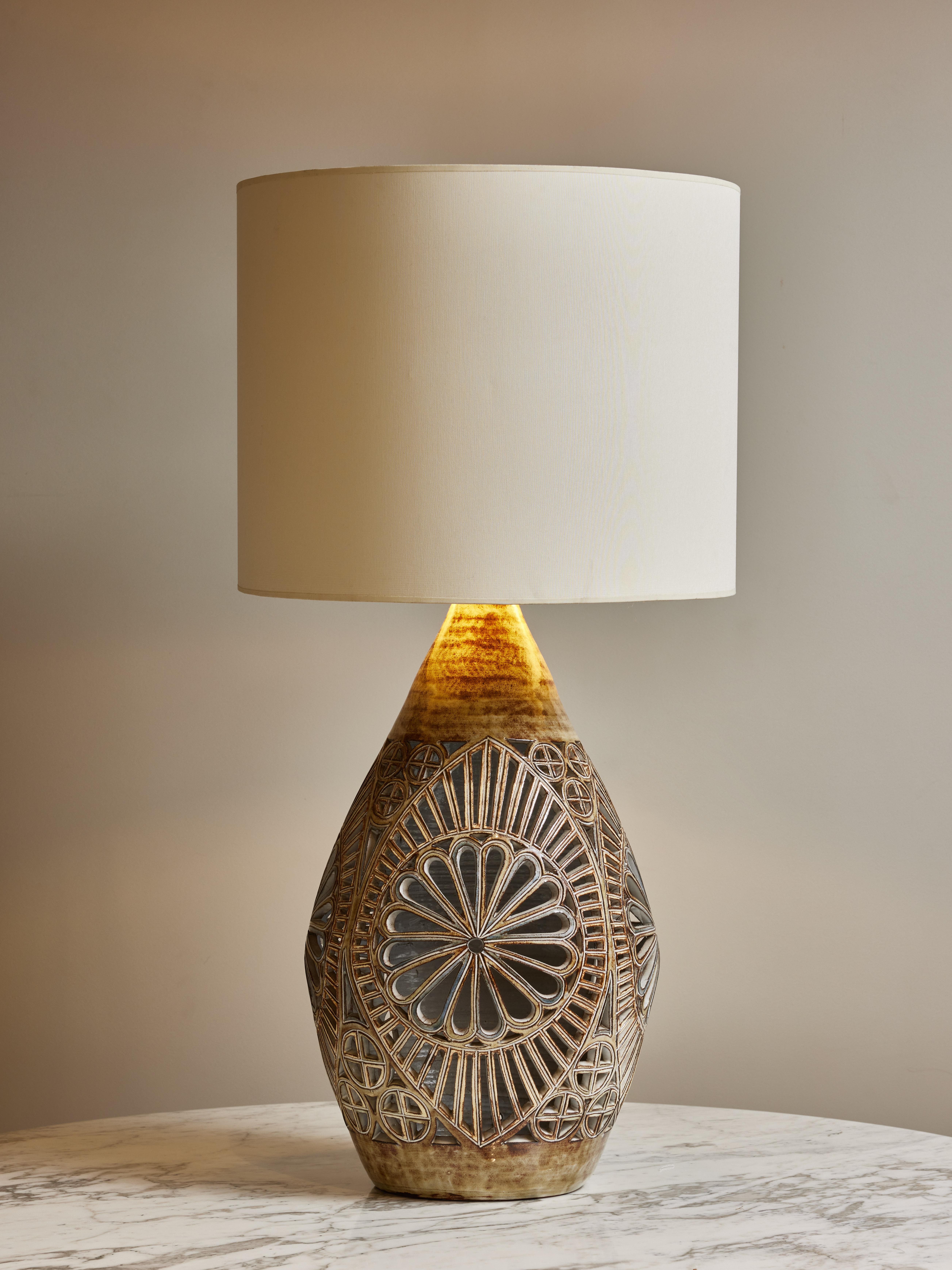 Mid-Century Modern Imposing Ceramic Table Lamp by Robert Perot For Sale