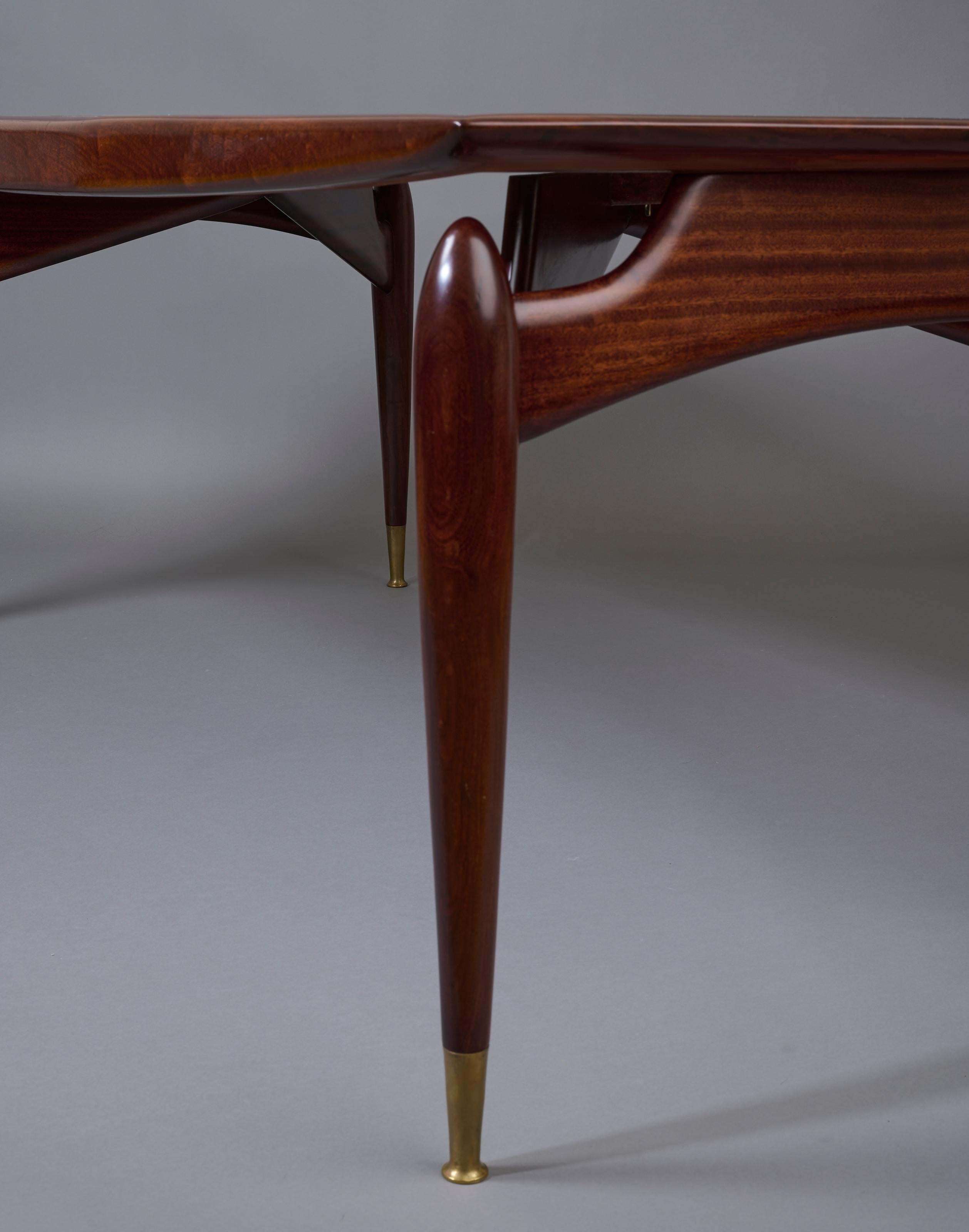 Giuseppe Scapinelli: Dining Table in Mahogany & Back-Painted Glass, Italy 1950's For Sale 10