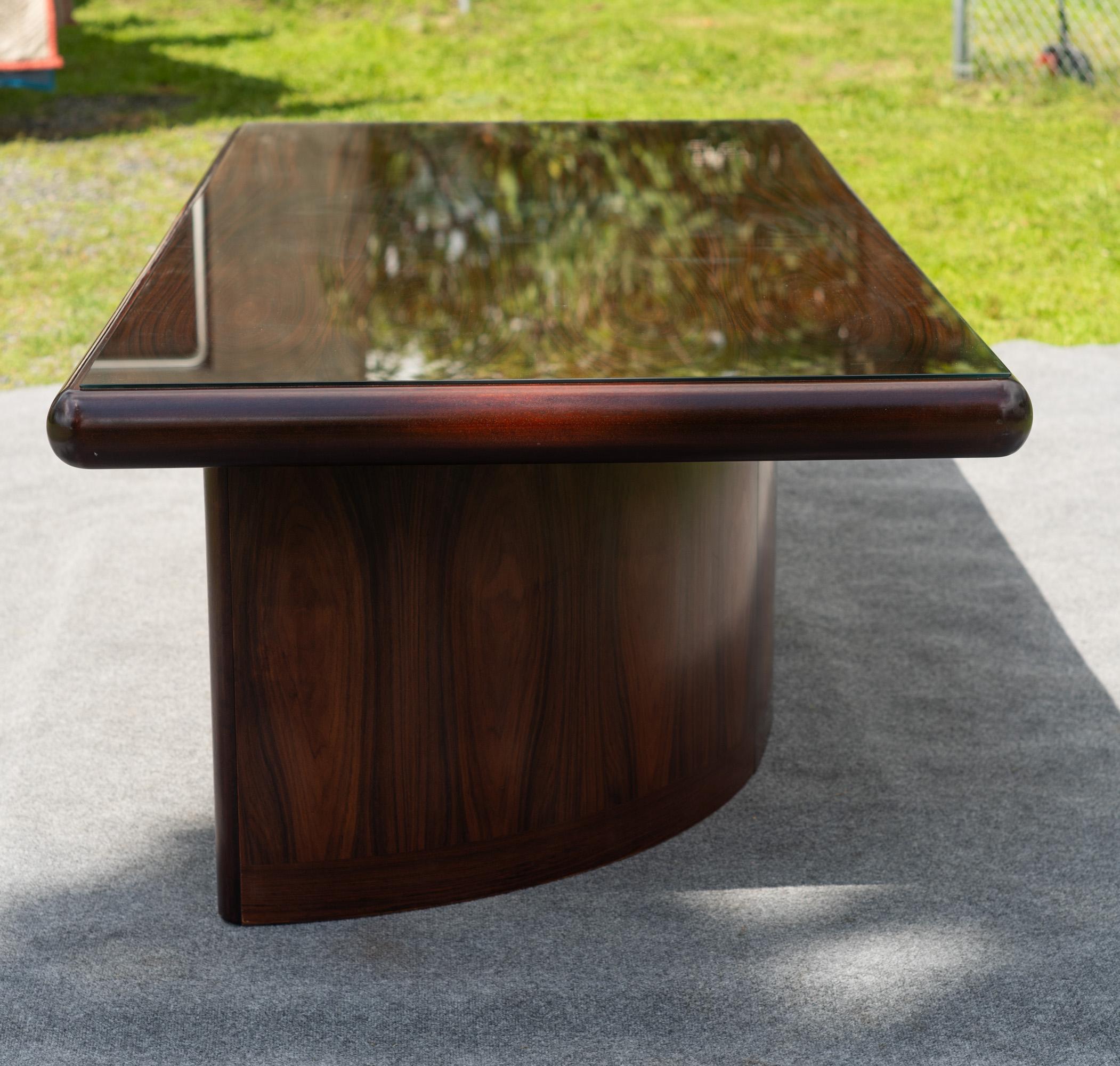 Imposing Dyrlund Rosewood Executive 'Super Skyline' Desk, Made in Denmark, 1970s In Good Condition For Sale In Philadelphia, PA