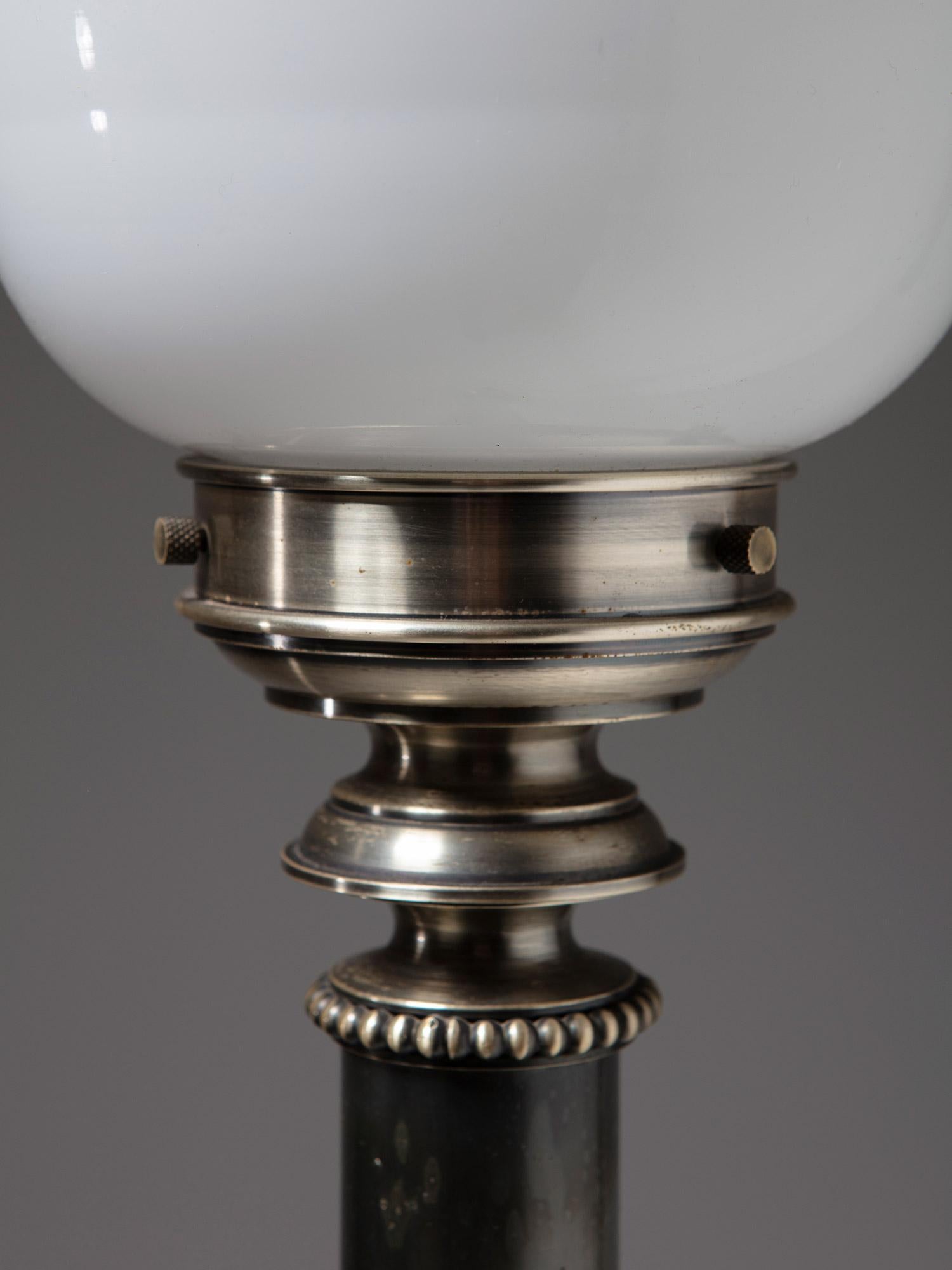 Mid-20th Century Imposing Floor Lamp Attributed to Arredoluce, Italy, 1960s For Sale
