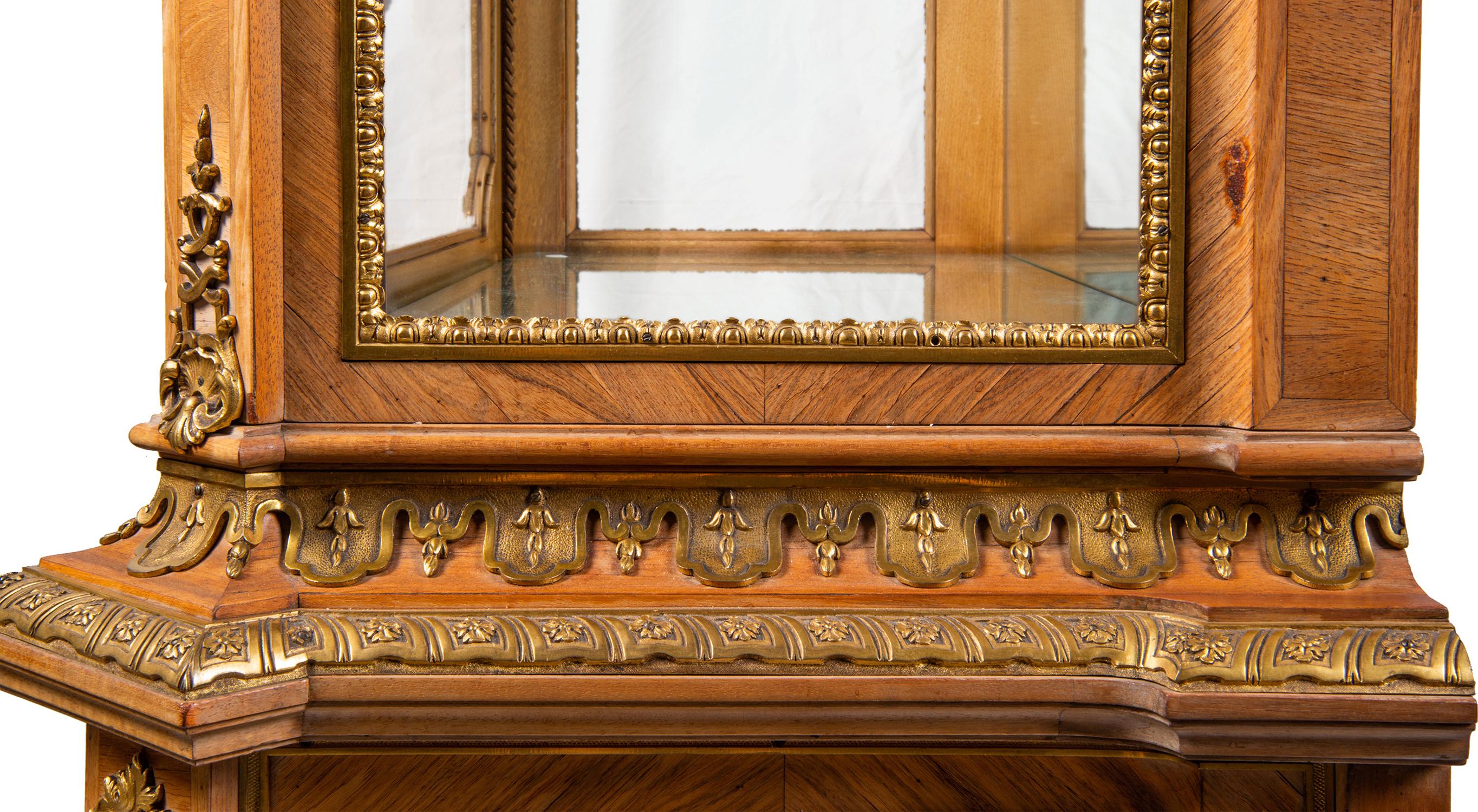 Imposing French 19th Century Display Cabinet In Good Condition For Sale In Brighton, Sussex