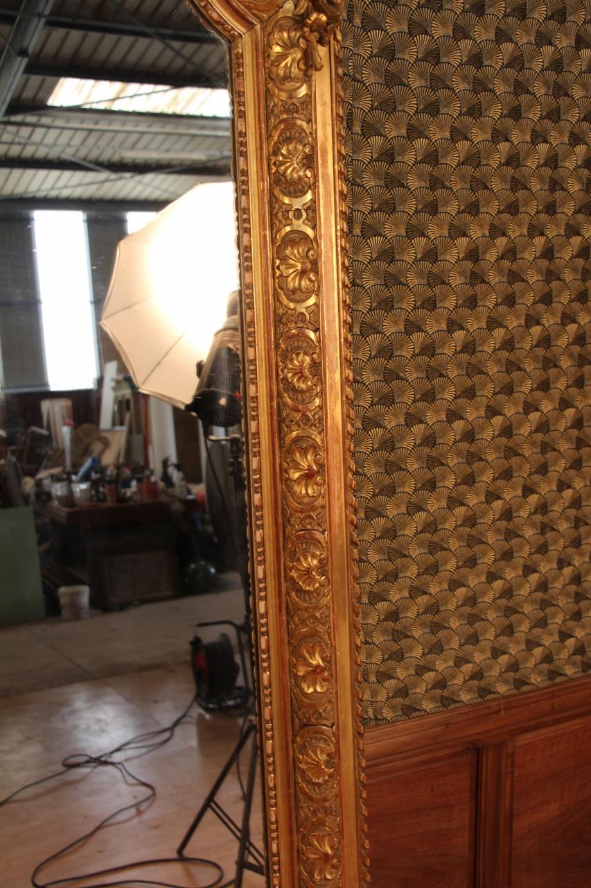 Imponente specchio d'oro XIX In condizioni buone in vendita a Charmes, FR