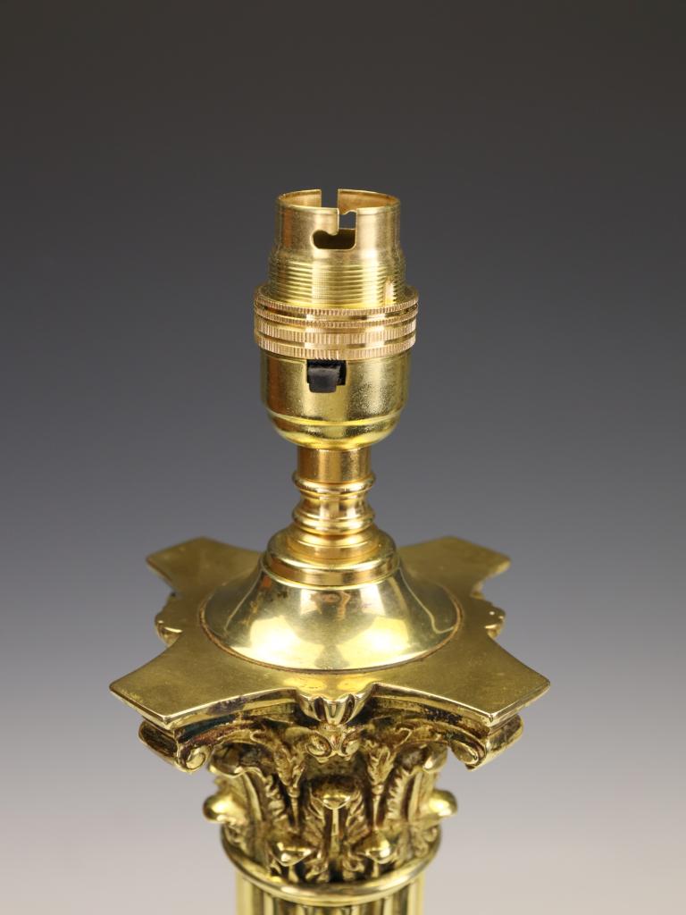 Imposing Late Victorian Brass Corinthian Column Table Lamp, c. 1880 For Sale 10
