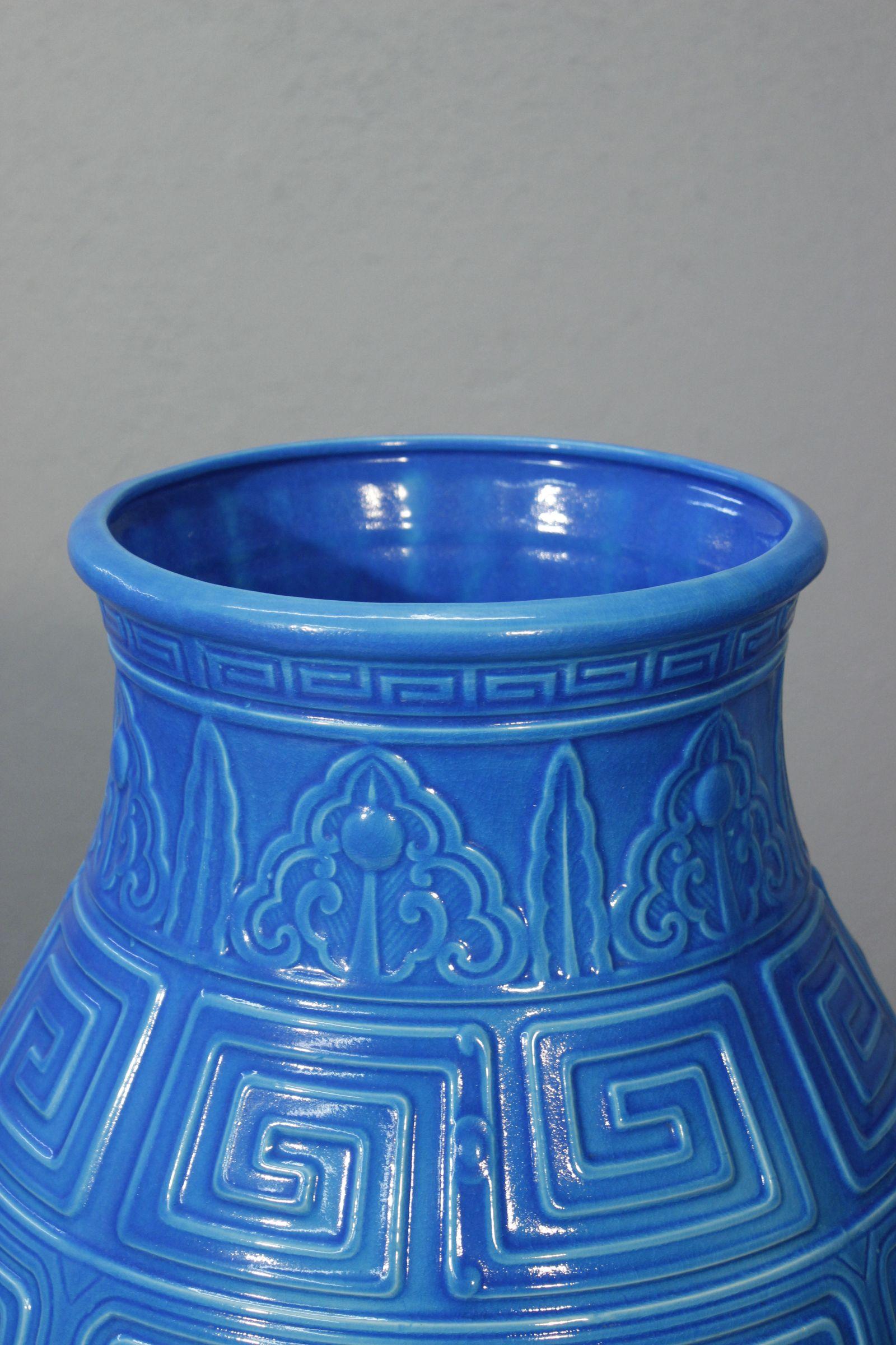 Français Vase de sol de la série Majolica Longwy de style chinois, circa 1900 en vente