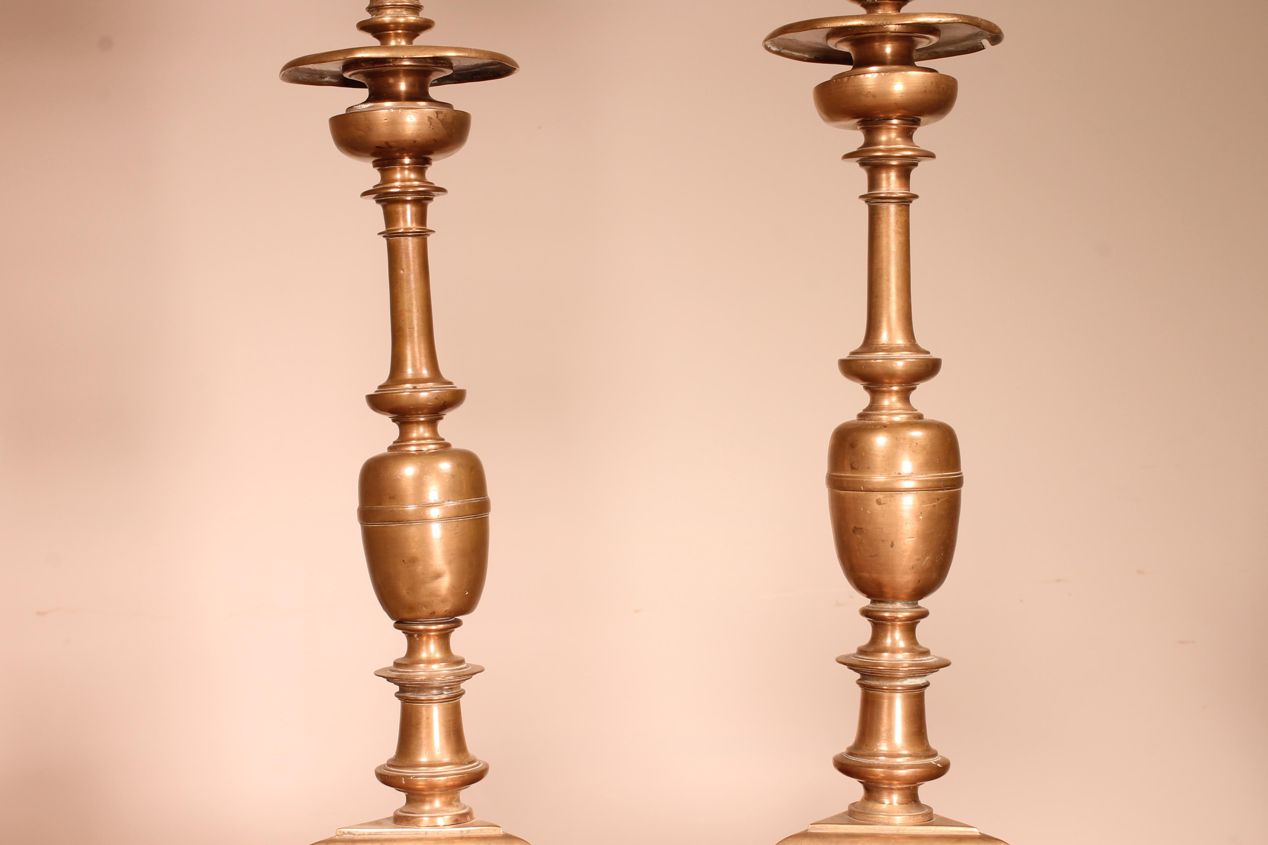Beautiful pair of bronze candlesticks from the 17th century from Spain Beautiful bronze cast pieces very decorative with a lot of character 

Rare big pair with a total height of 64 cm 
Beautiful example of the Spanish Renaissance.

  
