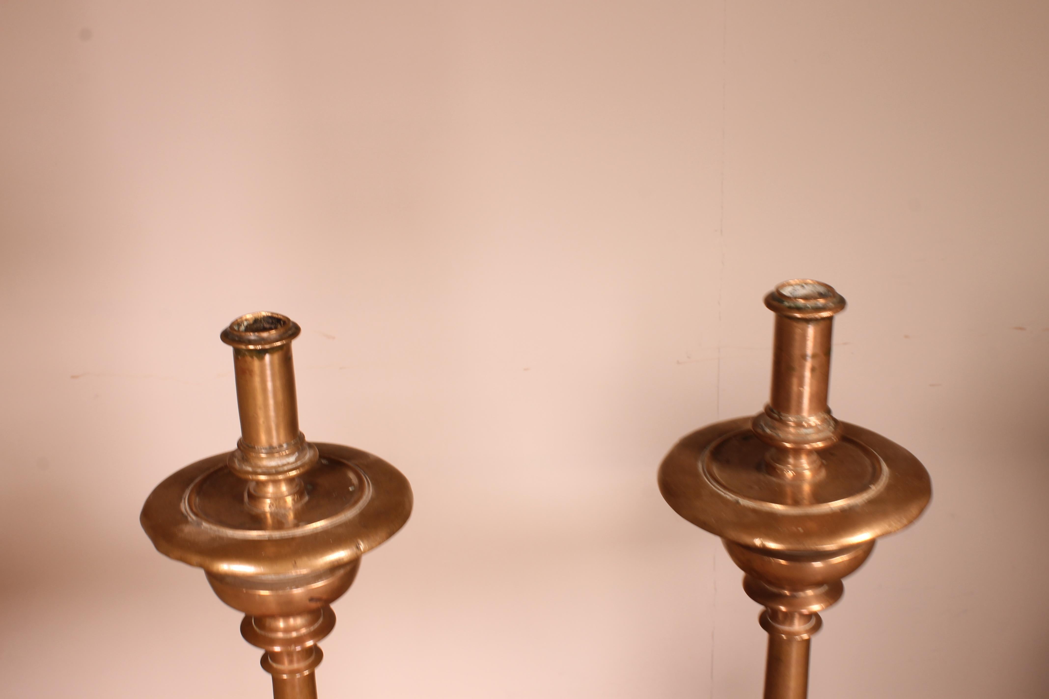Imposing Pair of Candlesticks 17th Century of Spain In Good Condition In Brussels, Brussels