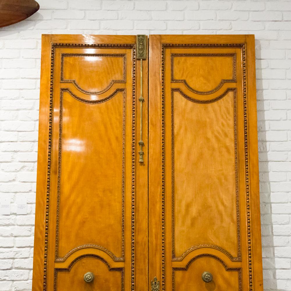 Imposing Pair of Carved Satin Wood Doors In Good Condition For Sale In London, GB