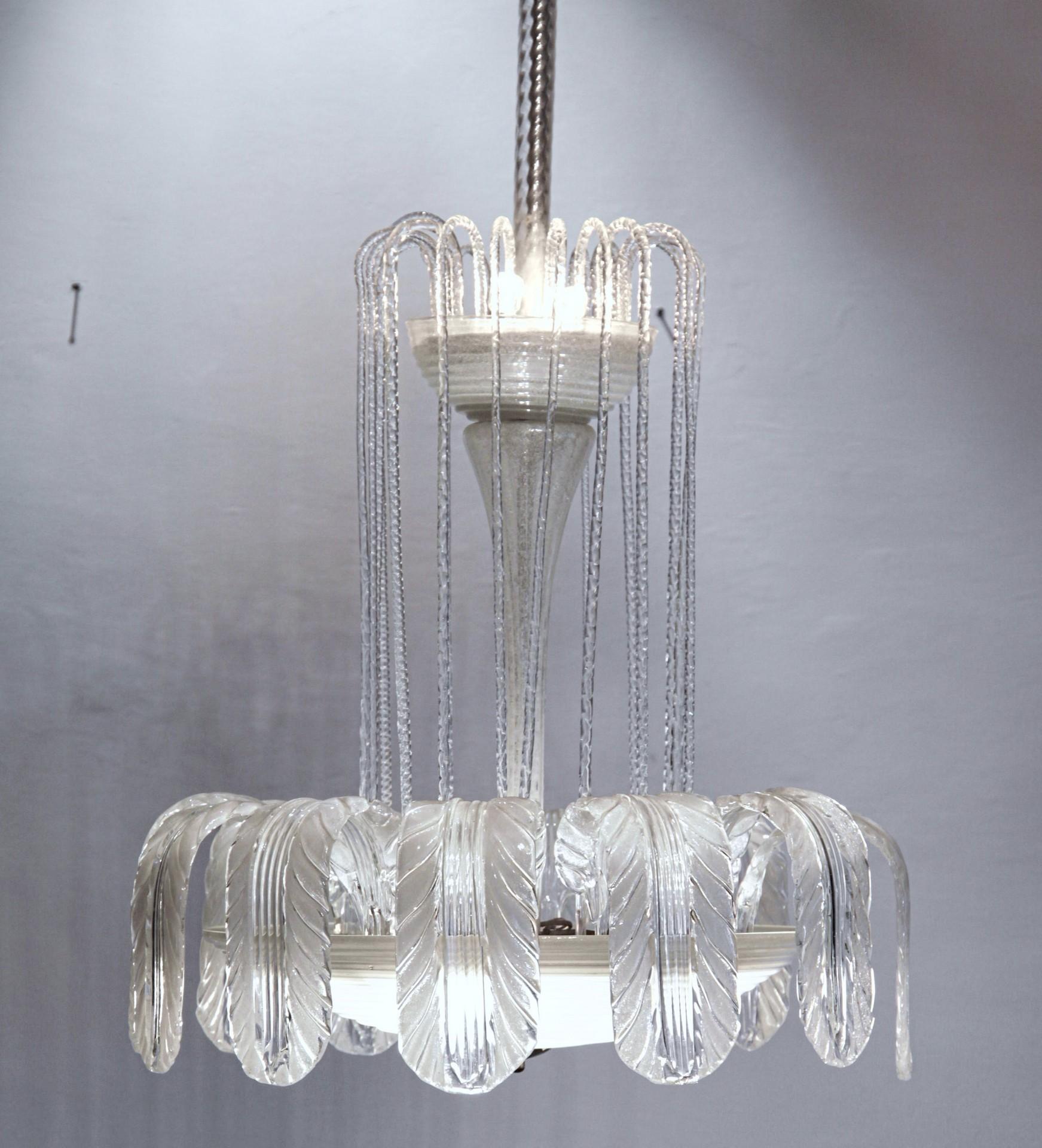 Mid-20th Century Imposing Rare Barovier Fountain Chandelier, White Puligoso, 1930s, Murano Deco For Sale