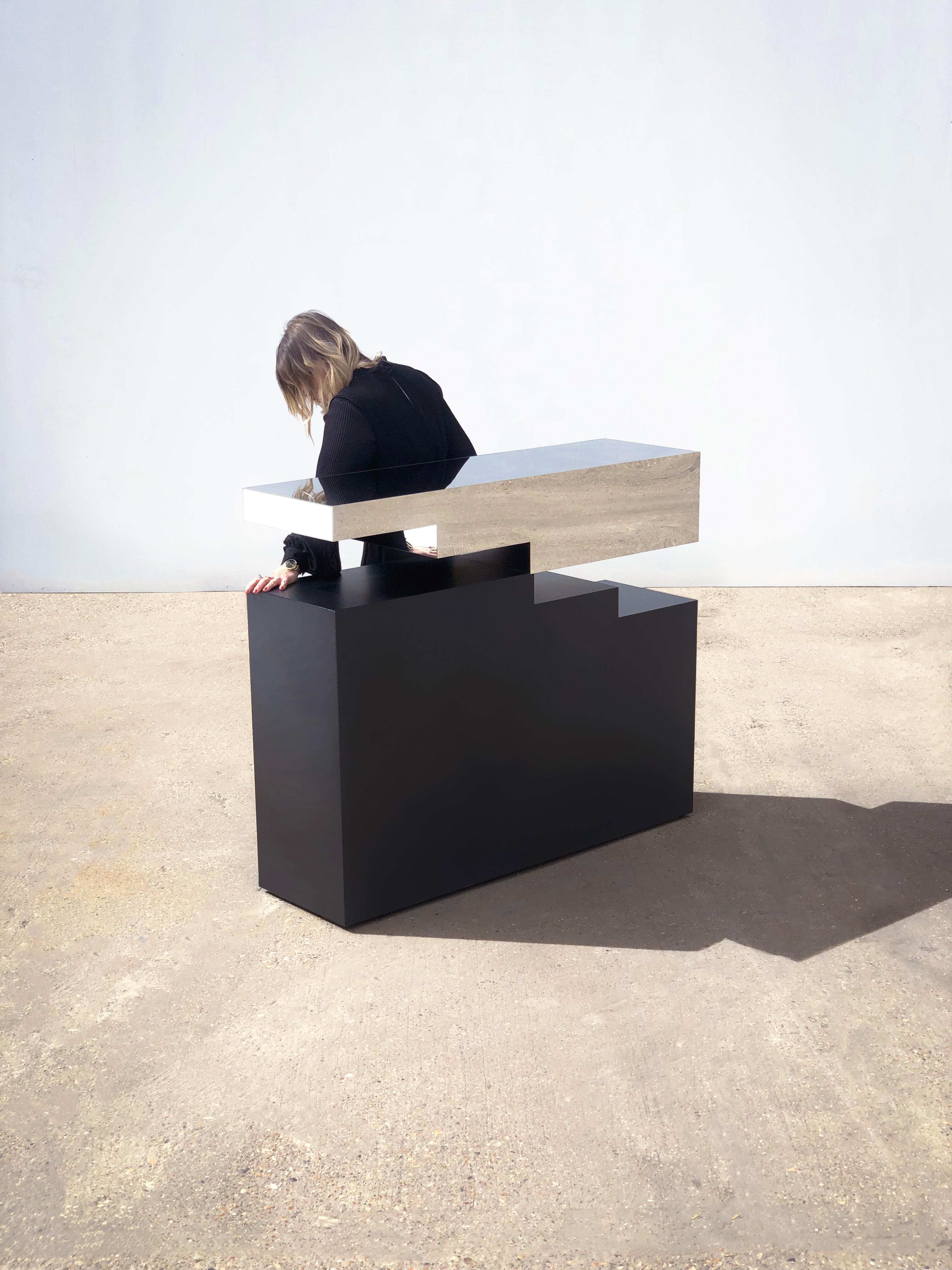 XXIe siècle et contemporain Table console moderne en acier inoxydable poli miroir en vente