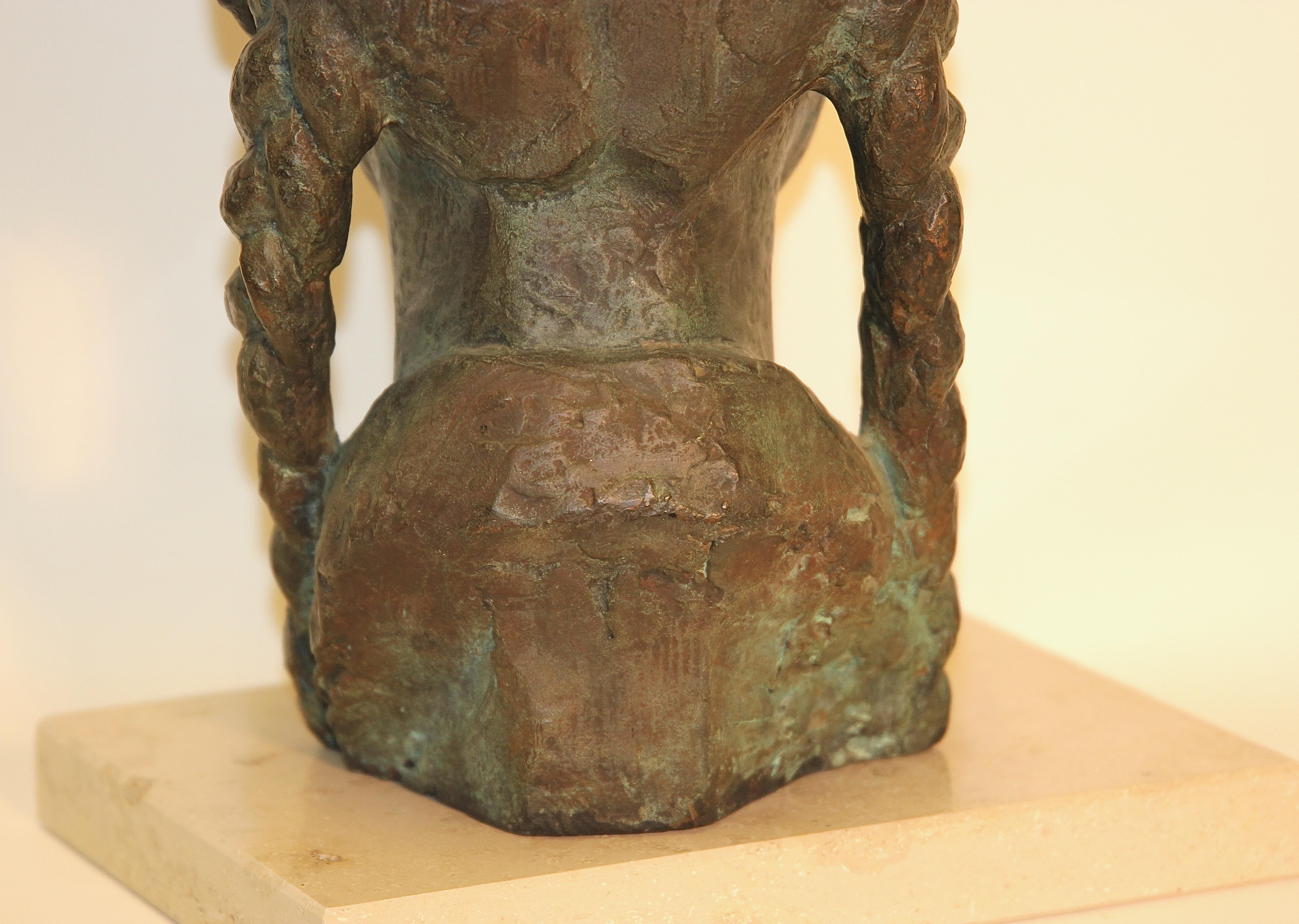 Impressionistische Bronzeskulptur einer jungen Dame auf einem Marmorsockel, unsigniert im Angebot 5