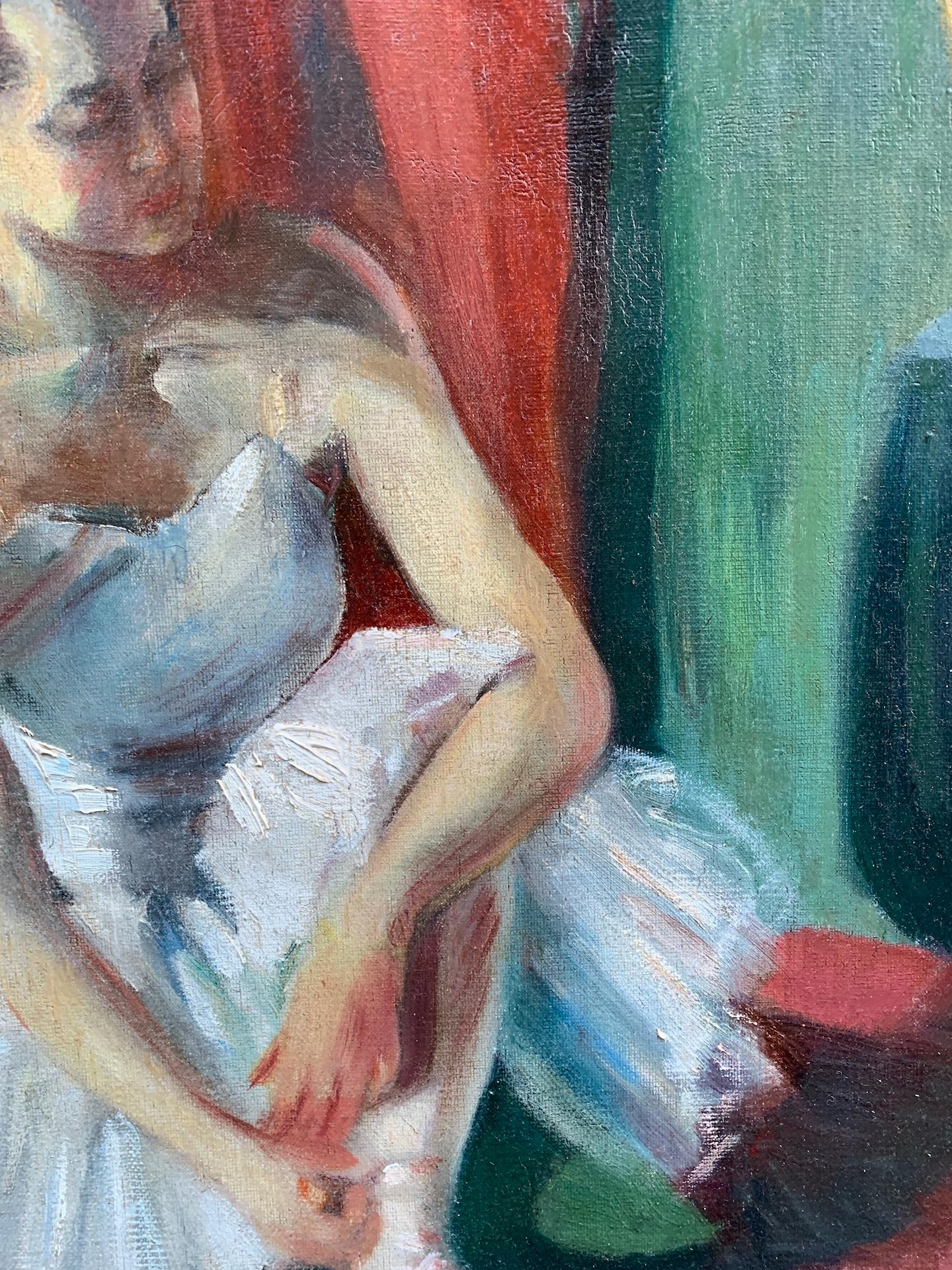 Französische, sitzende Ballerina aus Öl des frühen 20. Jahrhunderts, die ihre Ballett slippers anpasst. (Braun), Figurative Painting, von Impressionist French School