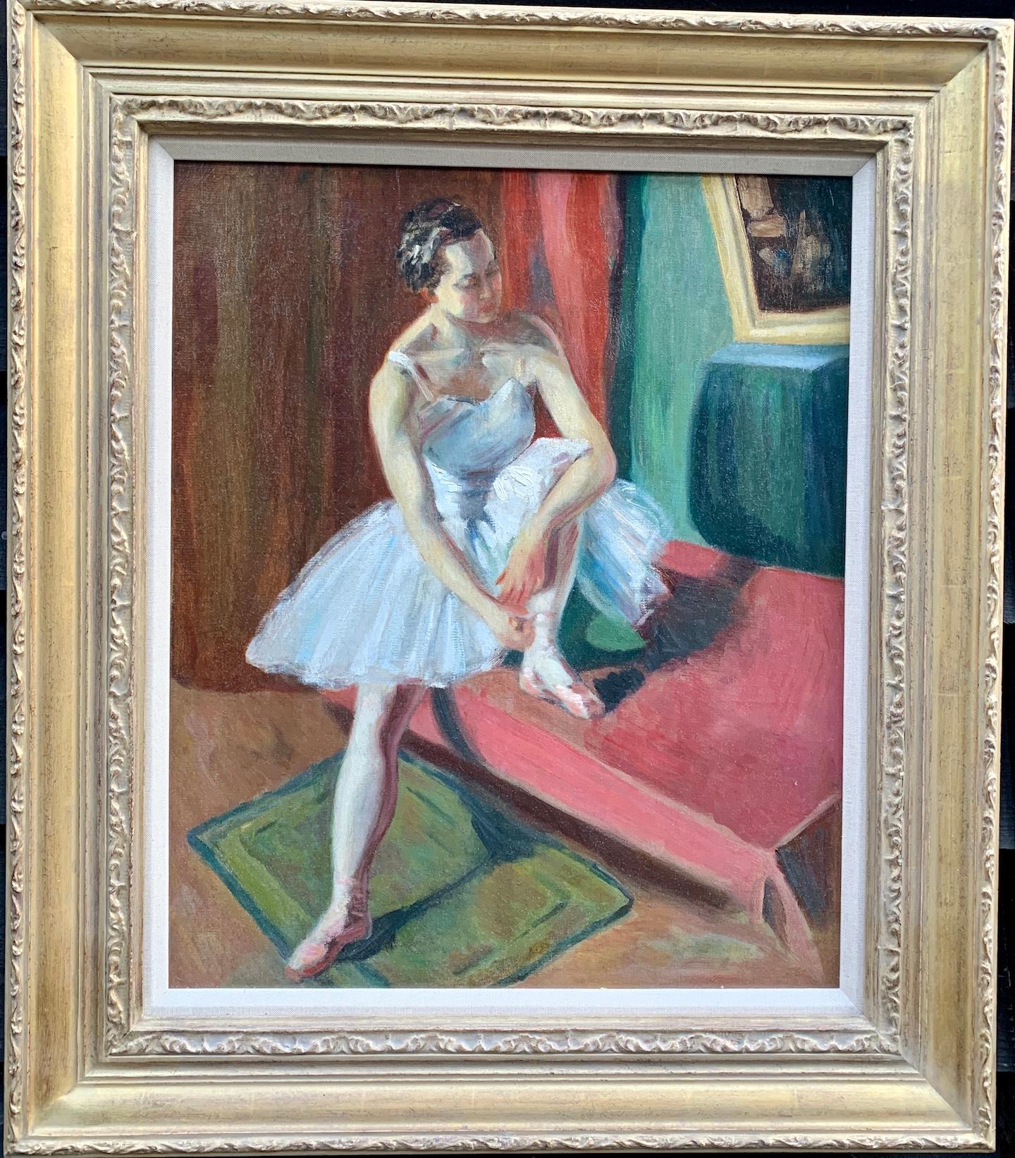 Figurative Painting Impressionist French School - Le début du 20e siècle, huile française, ballerine assise réglant sa pantoufle de ballet.