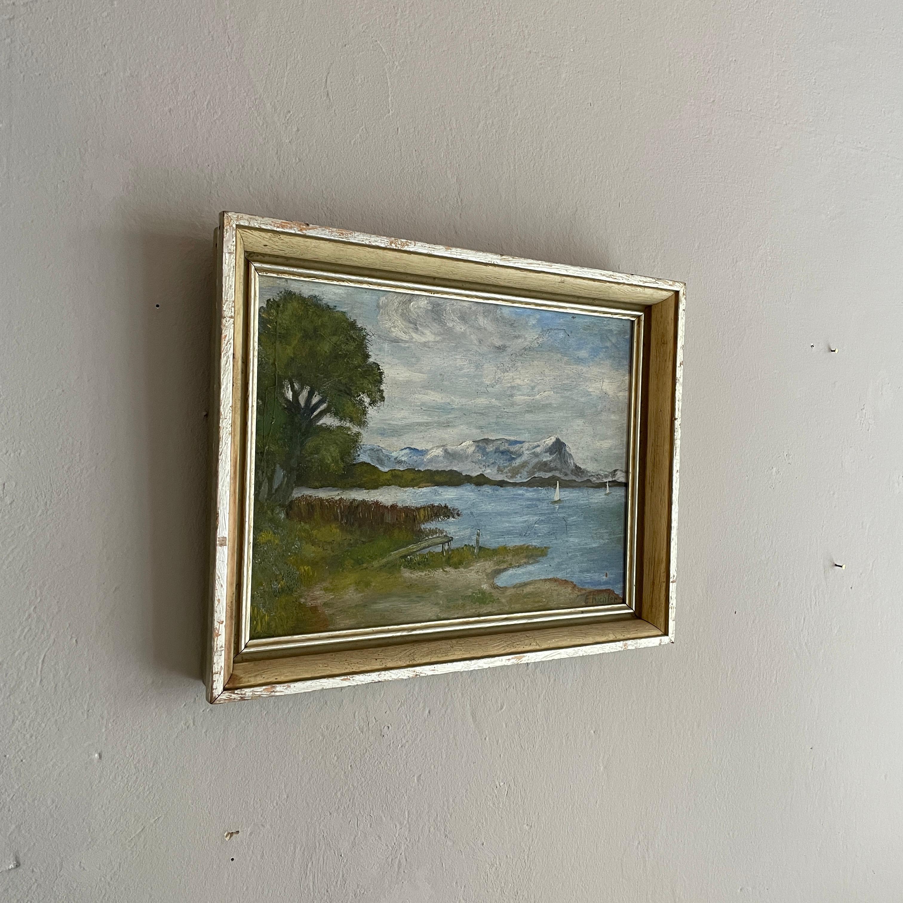Cette peinture impressionniste, montre un paysage avec un lac en Autriche. Sur le lac se trouvent des bateaux et, en arrière-plan, vous pouvez voir les montagnes enneigées.
Une image très belle et cohérente.
Il a été peint dans les années 1930 à