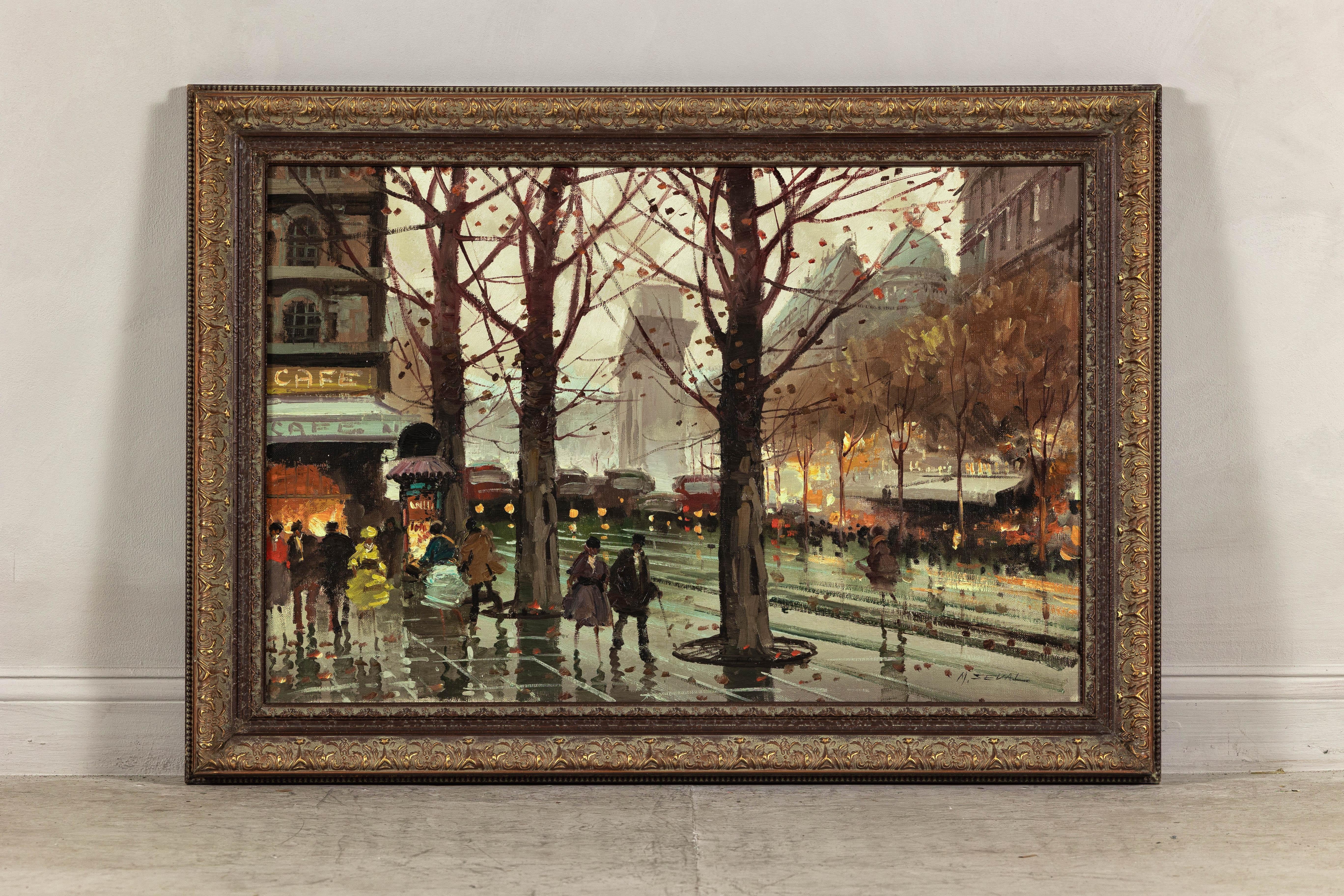 Un dipinto olio su tela incorniciato che raffigura una scena parigina del pittore francese M. Seval. Questo suggestivo dipinto a olio dell'artista del XX secolo M. Seval cattura una giornata di pioggia in un vivace viale parigino, dove la vita e