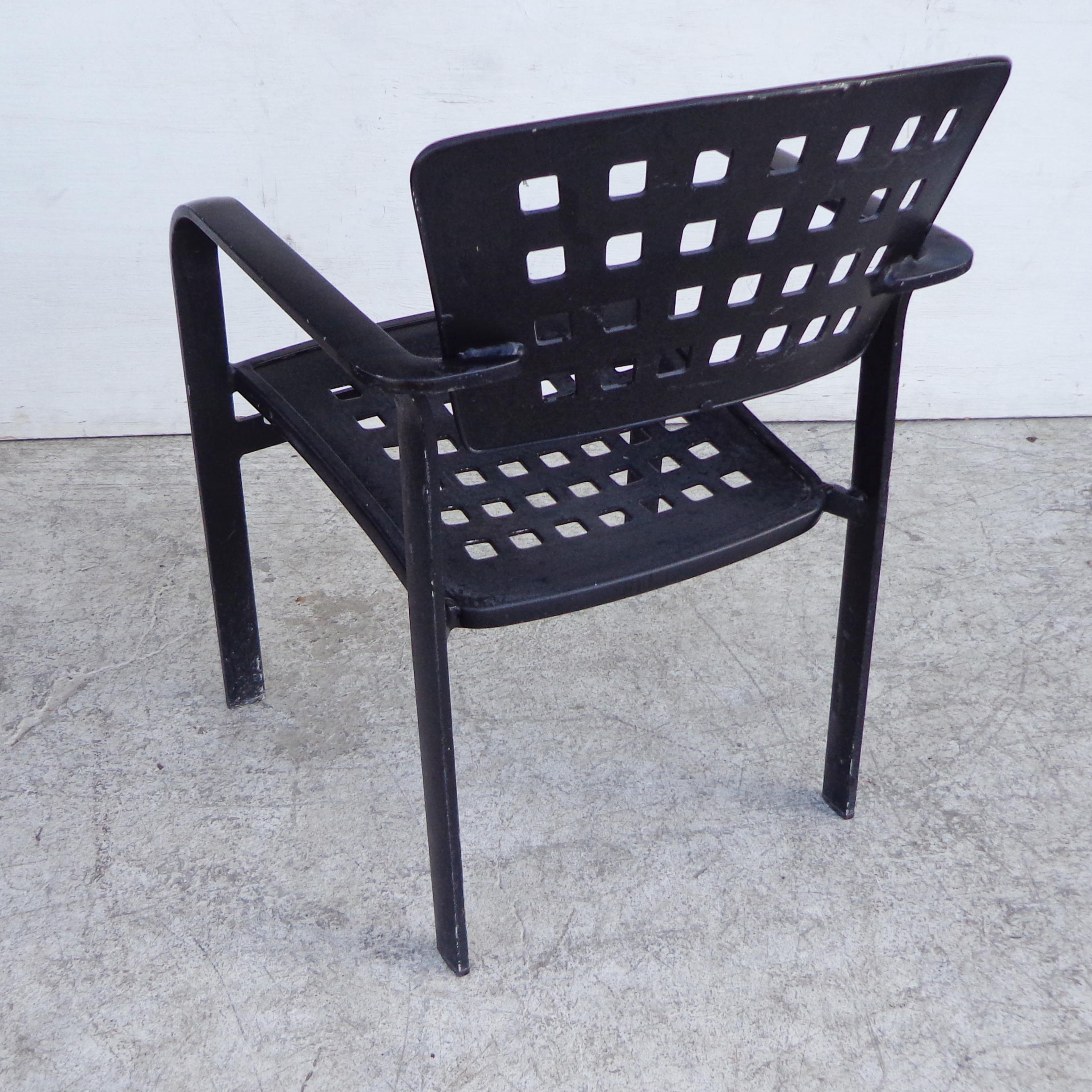Impressions Aluminum Stacking Outdoor Chair by Tropitone In Good Condition For Sale In Pasadena, TX