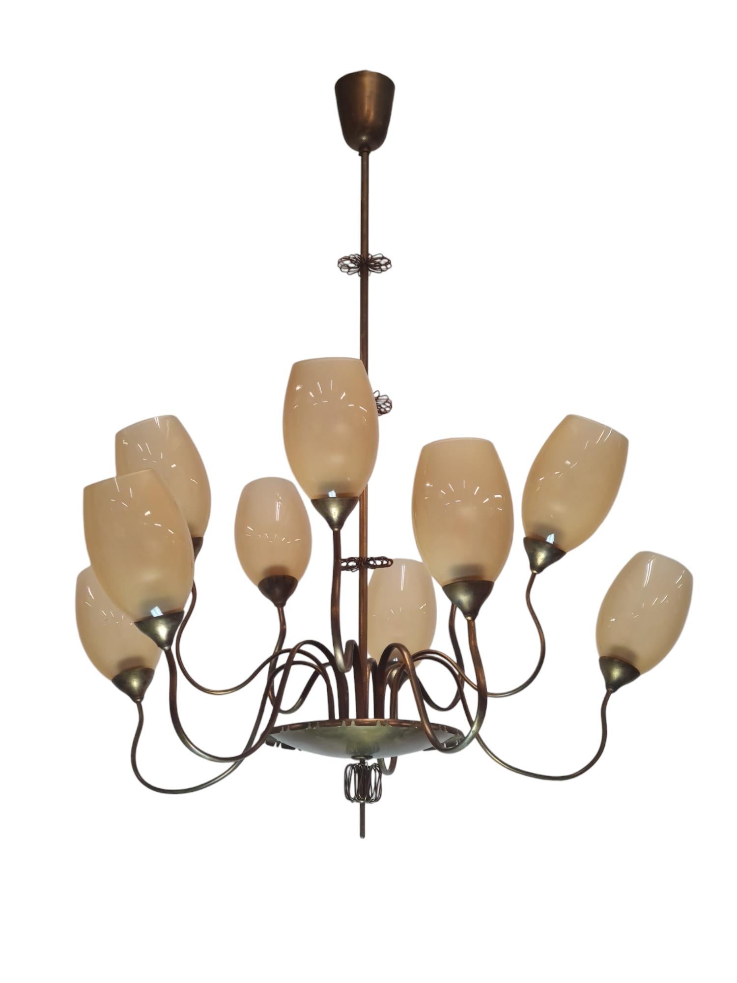 Impressionante lampadario a 10 bracci in ottone Paavo Tynell modello 9017, Taito 1950s in vendita 4
