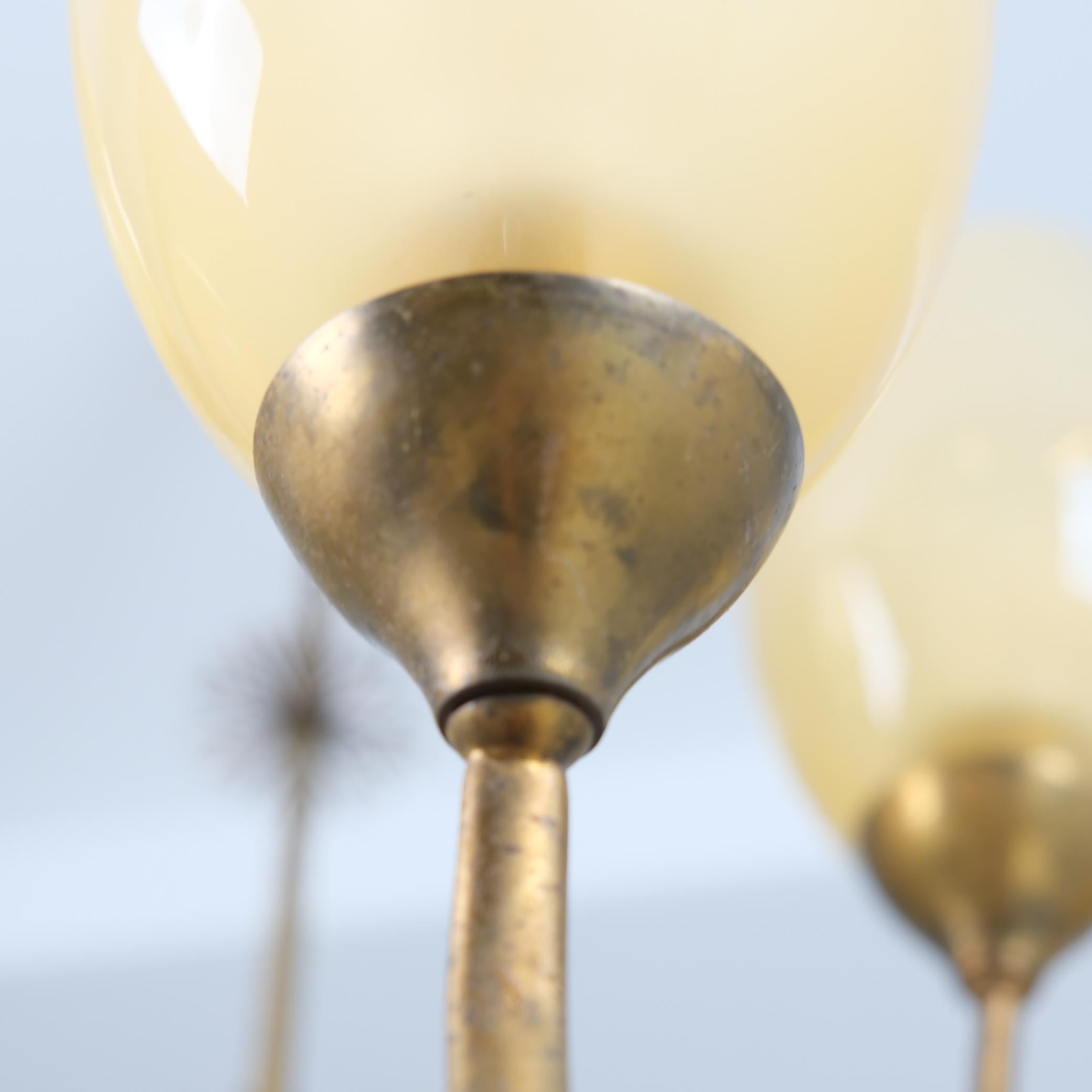 Impressionante lampadario a 10 bracci in ottone Paavo Tynell modello 9017, Taito 1950s in vendita 5