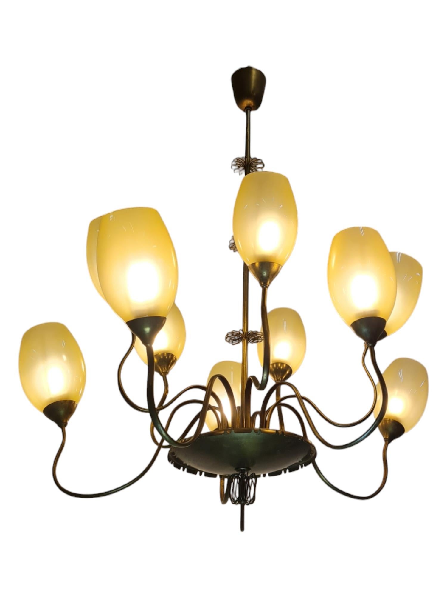 Impressionante lampadario a 10 bracci in ottone Paavo Tynell modello 9017, Taito 1950s in vendita 6