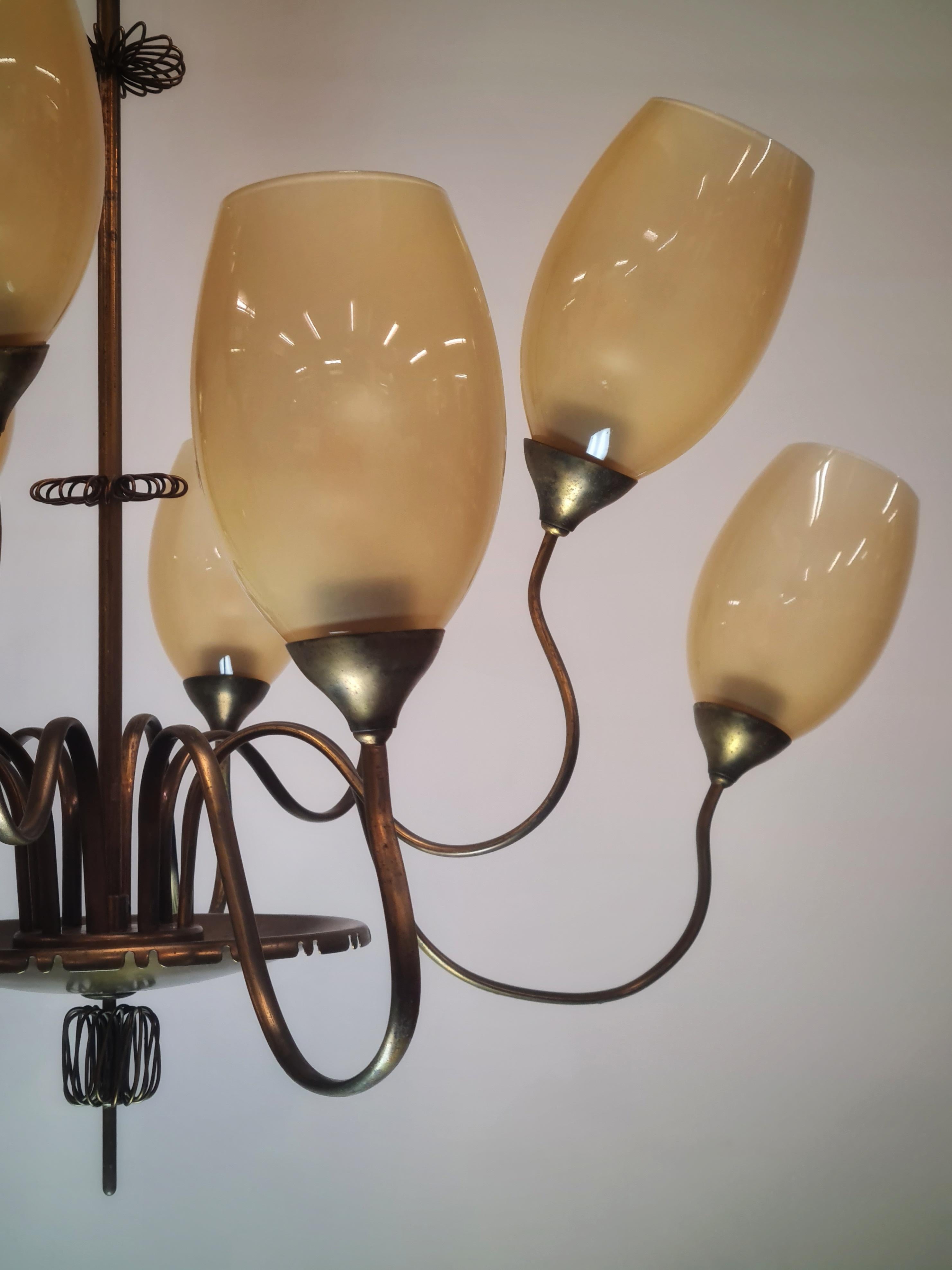 Finlandese Impressionante lampadario a 10 bracci in ottone Paavo Tynell modello 9017, Taito 1950s in vendita