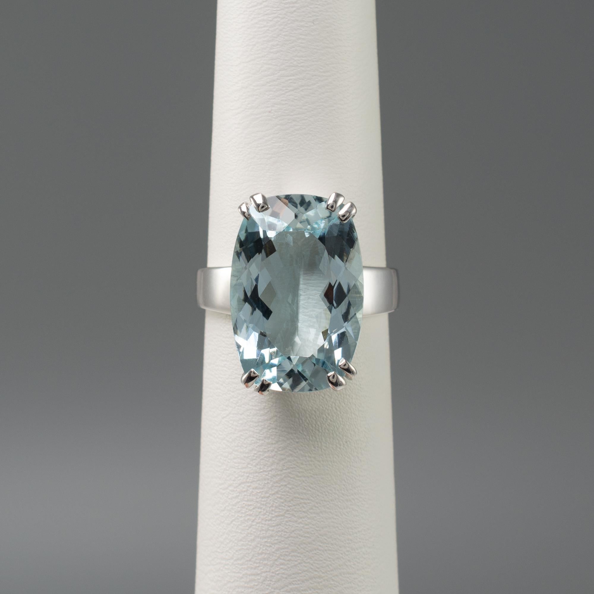 This fabulous aquamarine solitaire ring is crafted in 18 karat white gold and finished to the highest standards.

Featuring a truly mesmerizing stunning AAA quality gemstone is beautifully cut showing translucent colour-changing facets. The large