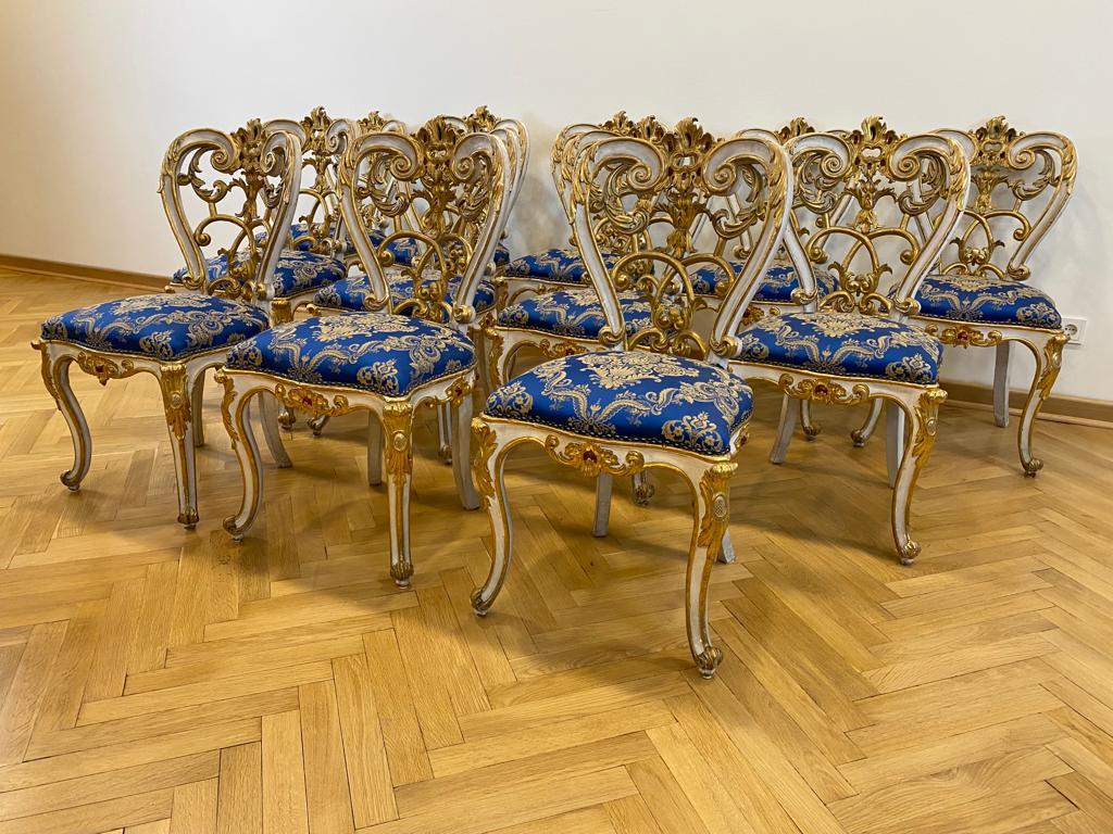 Impressive 12 chairs first Empire Napoleon III early 19th century.
Sold at Sotheby's for €25,000
golden wood and silk
80cm x 48cm
provenance: Roman family.
perfect condition for age.