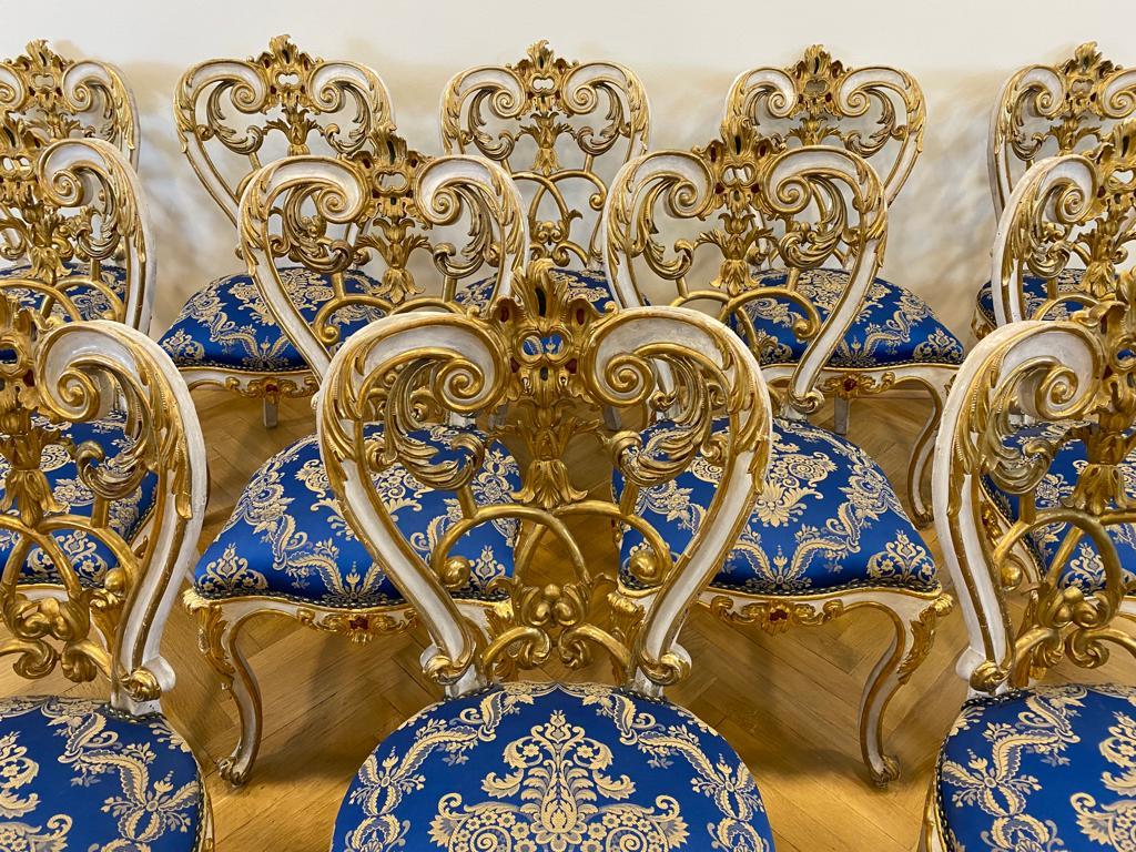 Beeindruckende 12 Stühle aus dem Ersten Kaiserreich Napoleon III., frühes 19. Jahrhundert, verkauft bei Sotheby's (Handgefertigt) im Angebot