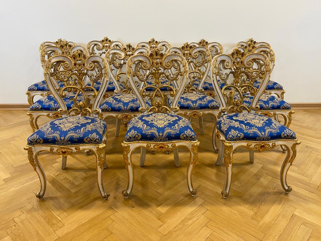 12 chaises impressionnantes de style Premier Empire Napoléon III début du 19ème siècle vendues chez Sotheby's en vente 2