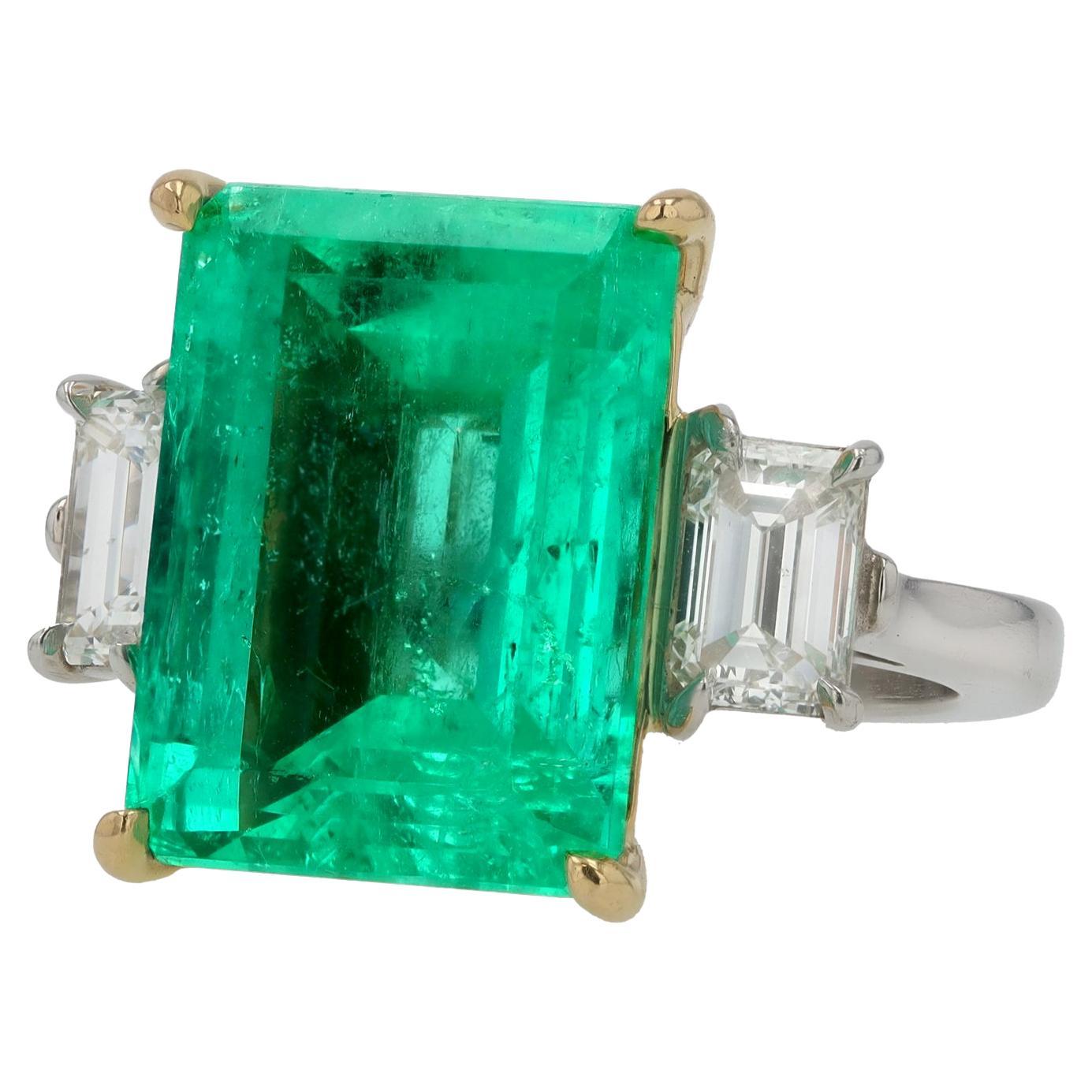 Impressionante 12,43 smeraldo e diamante in platino Vintage ALETTO Bros. Anello in vendita