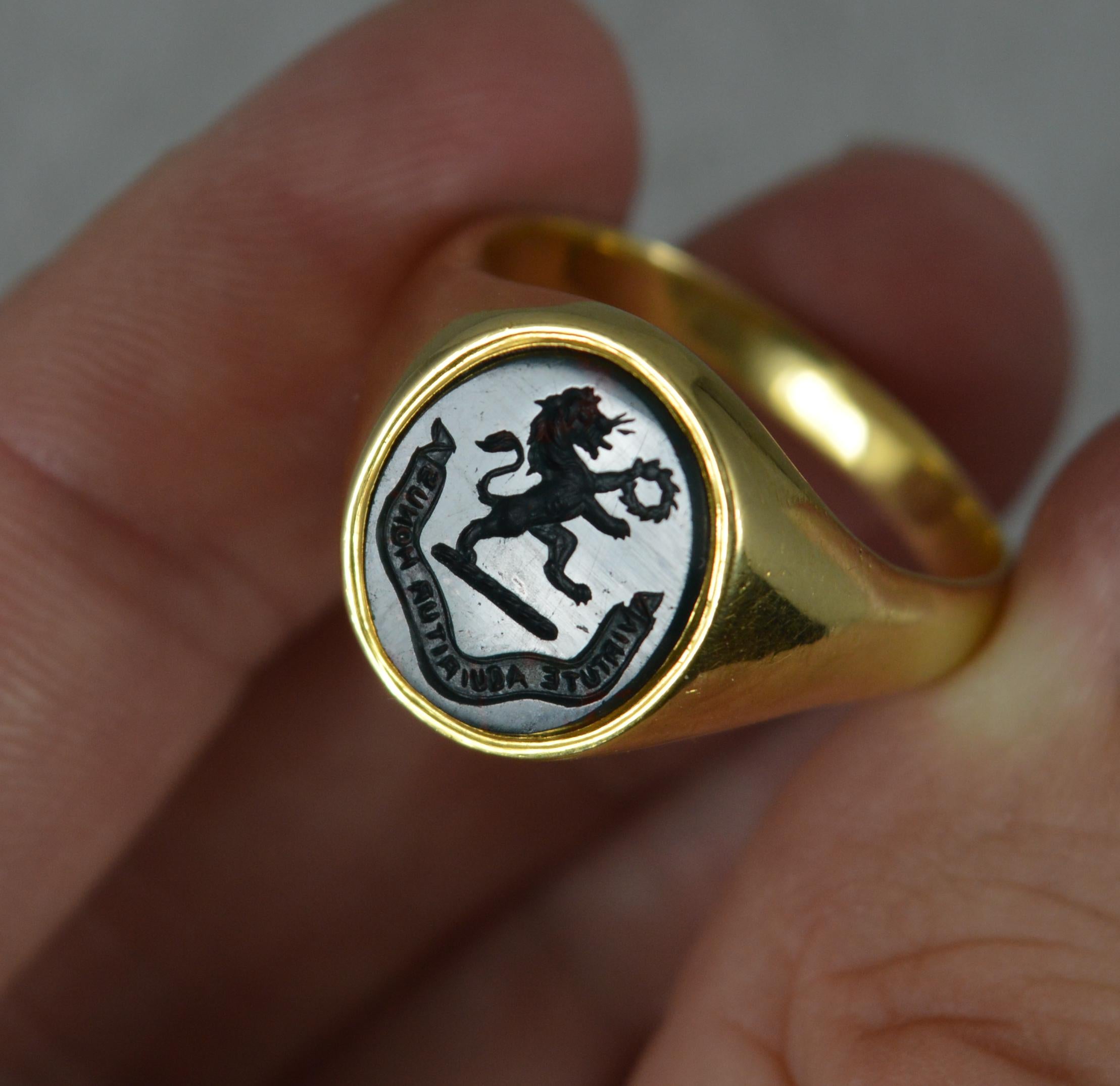 Women's or Men's Impressive 18 Carat Gold and Bloodstone Lion Intaglio Signet Ring Richardson