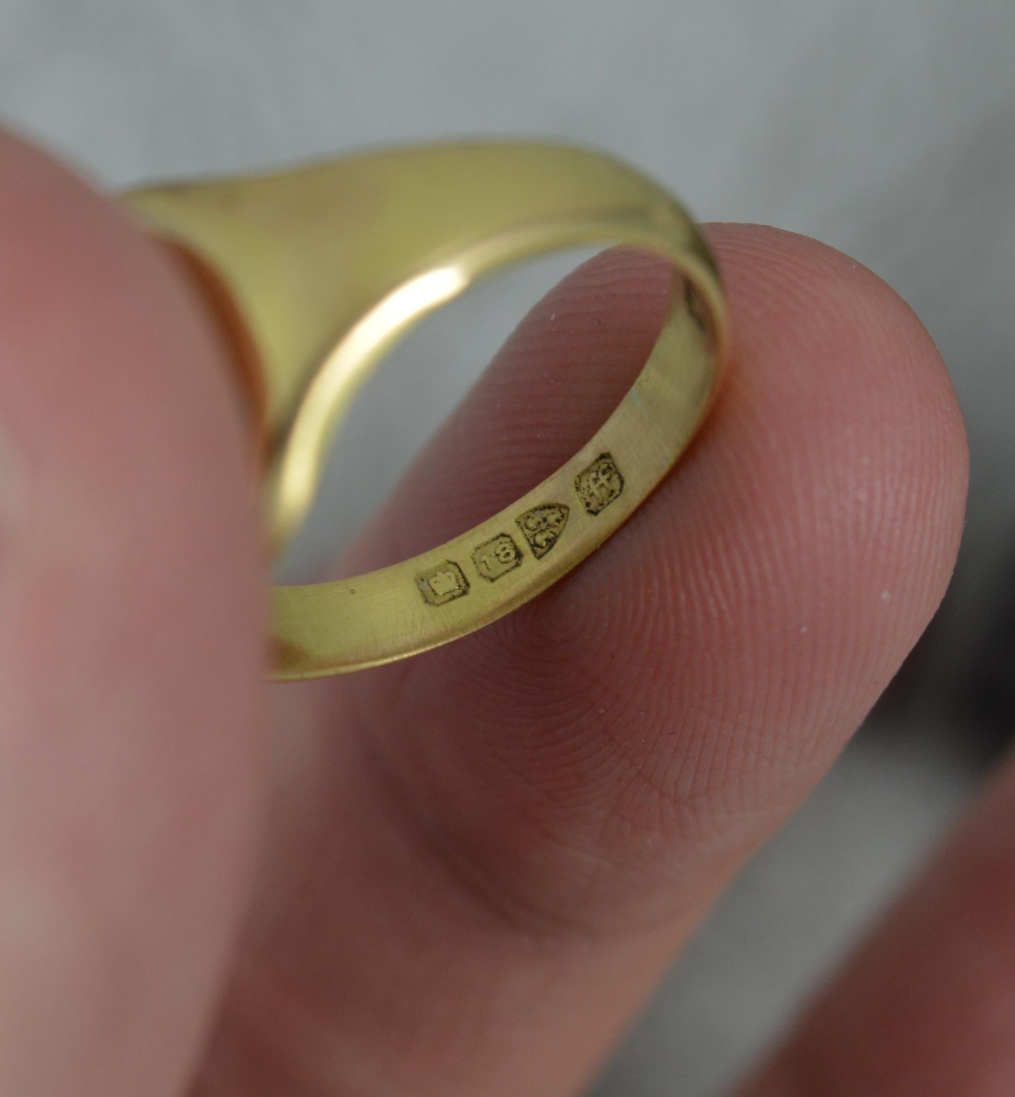 Beeindruckender Siegelring aus 18 Karat Gold und Emaille mit Totenkopf 3