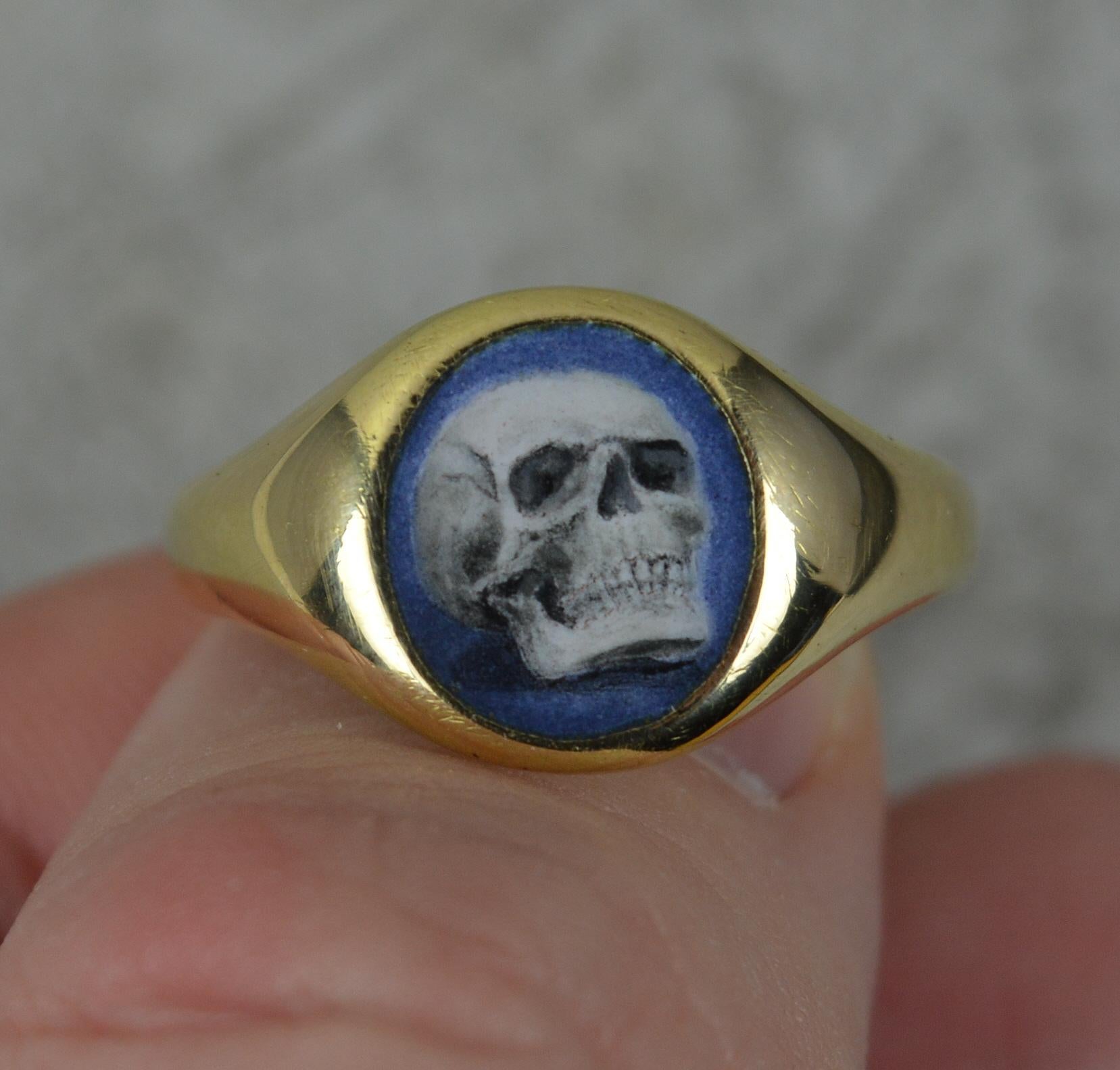 Impressive 18 Carat Gold and Enamel Skull Signet Ring For Sale 3