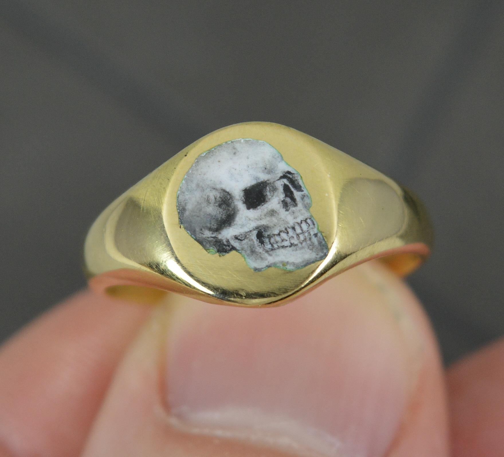 Impressive 18 Carat Gold and Enamel Skull Signet Ring For Sale 1
