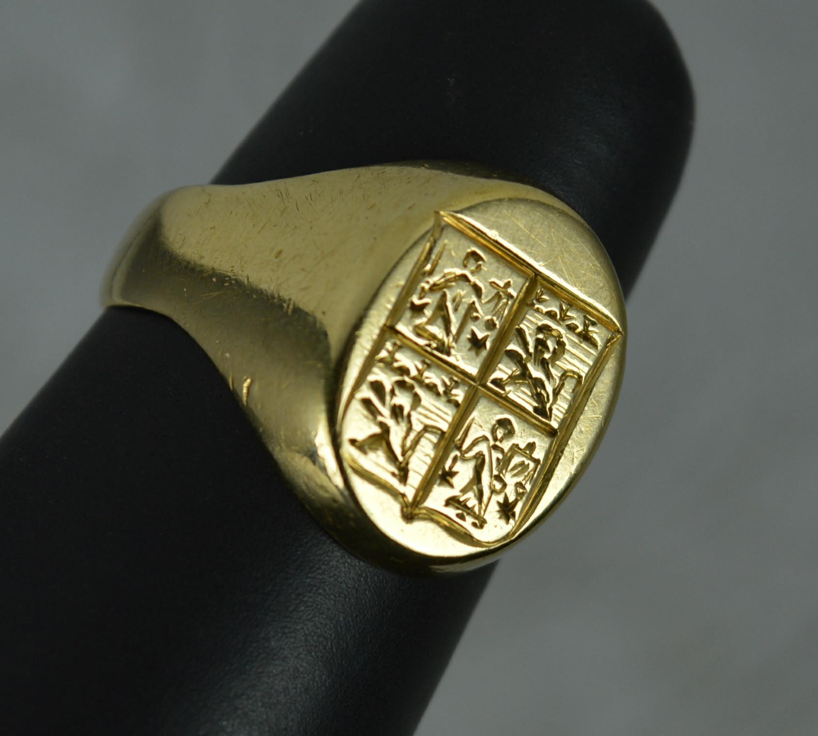 Impressive 18 Carat Gold Family Crest Intaglio Seal Signet Ring 2