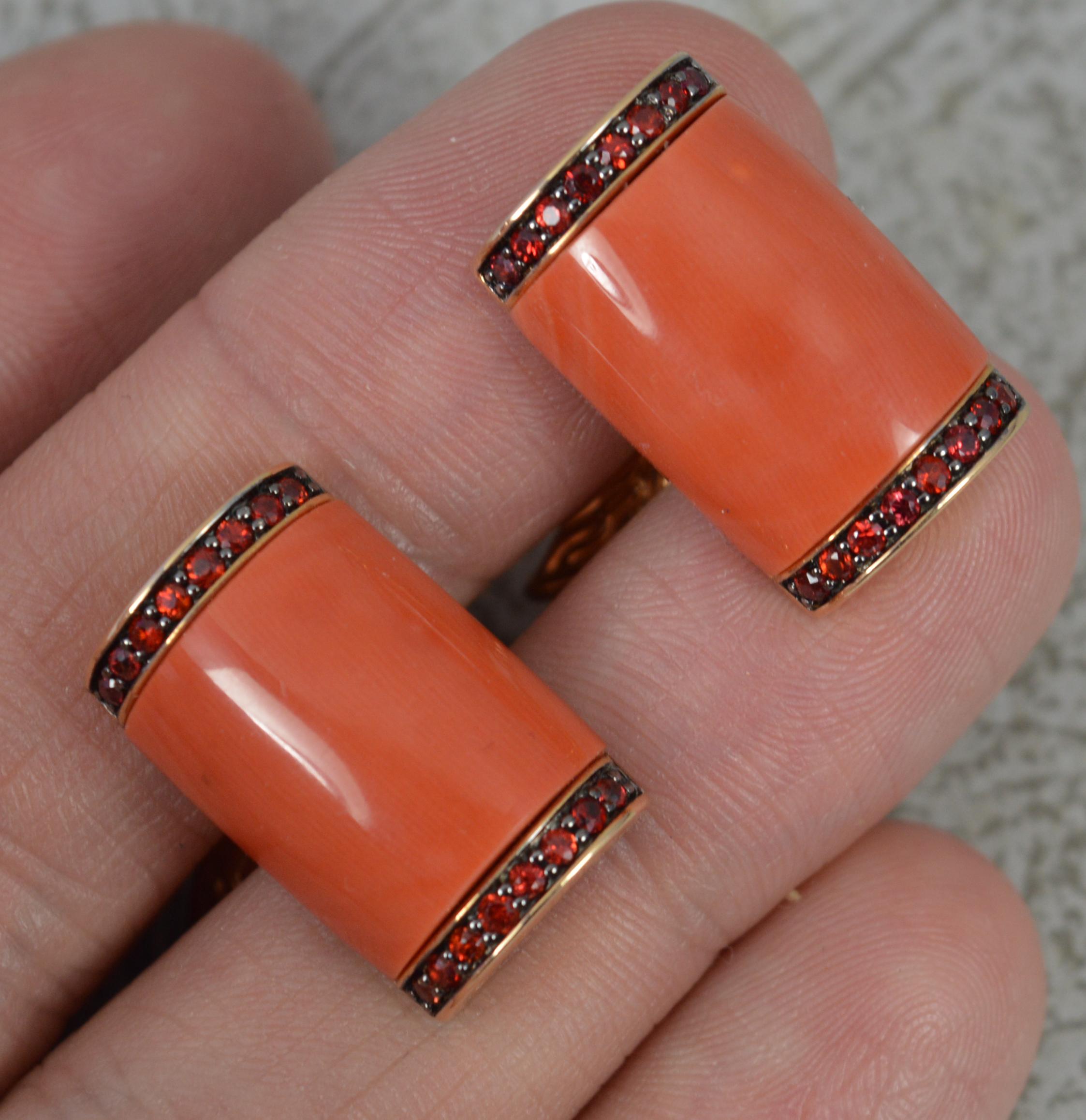 Round Cut Impressive 18 Carat Rose Gold Coral and Garnet Cufflinks For Sale