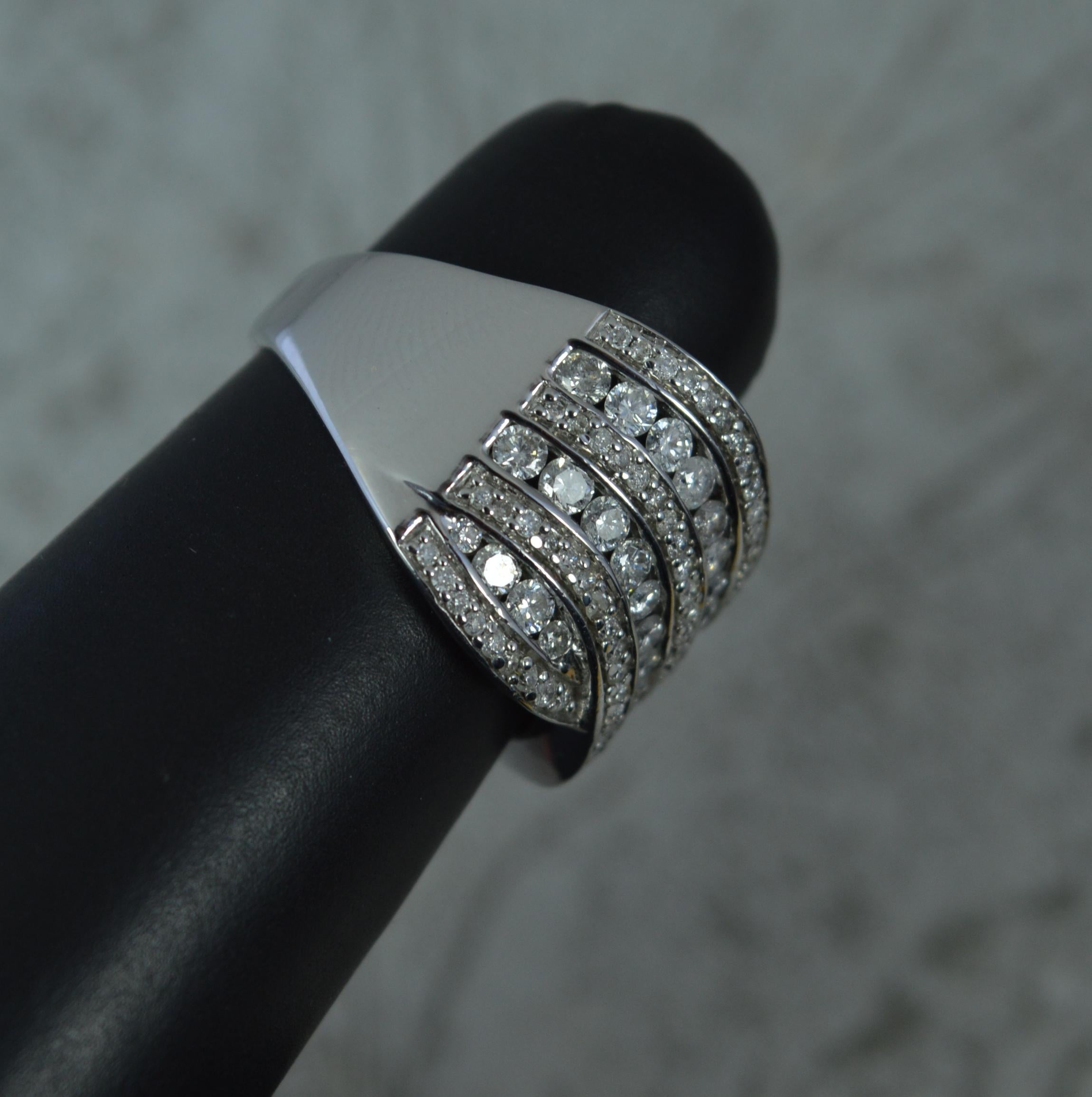 Impressive 18 Carat White Gold and 1.00ct Diamond Cluster Ring For Sale 5