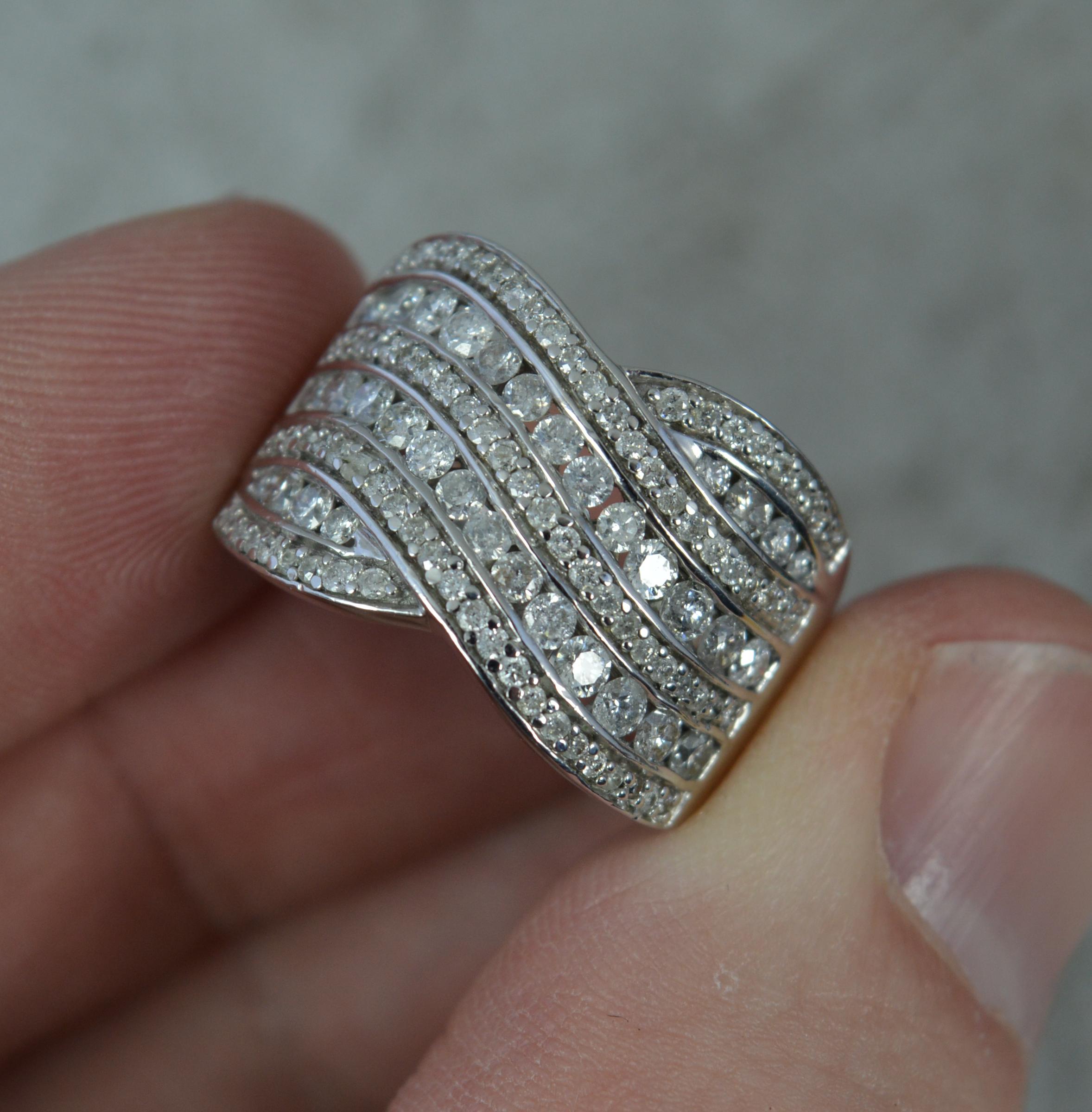 Women's Impressive 18 Carat White Gold and 1.00ct Diamond Cluster Ring For Sale
