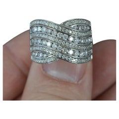 Impressionnante bague en or blanc 18 carats et grappe de diamants de 1,00 carat